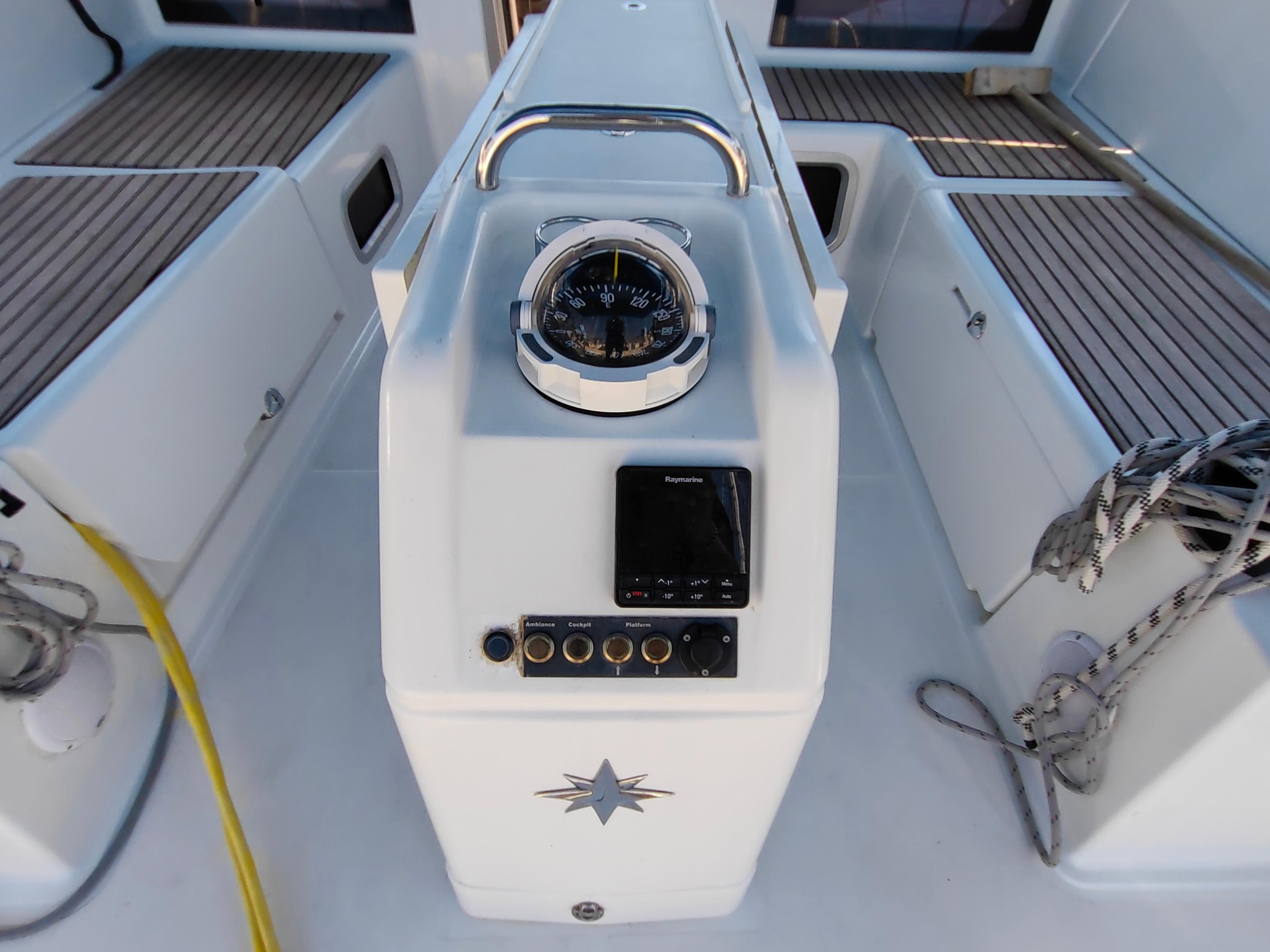 Sun Odyssey 440 — photo 2