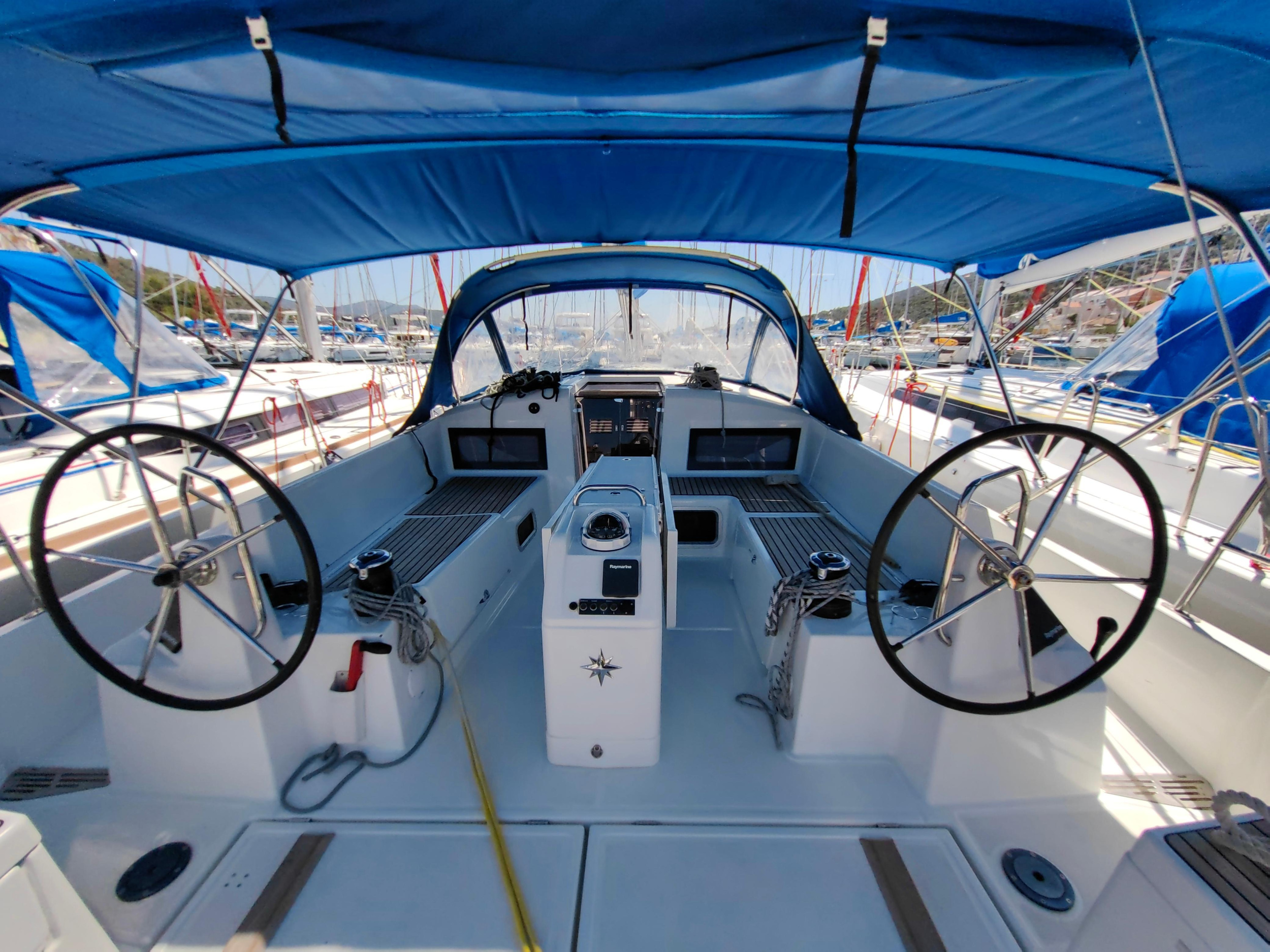 Sun Odyssey 440 — photo 5