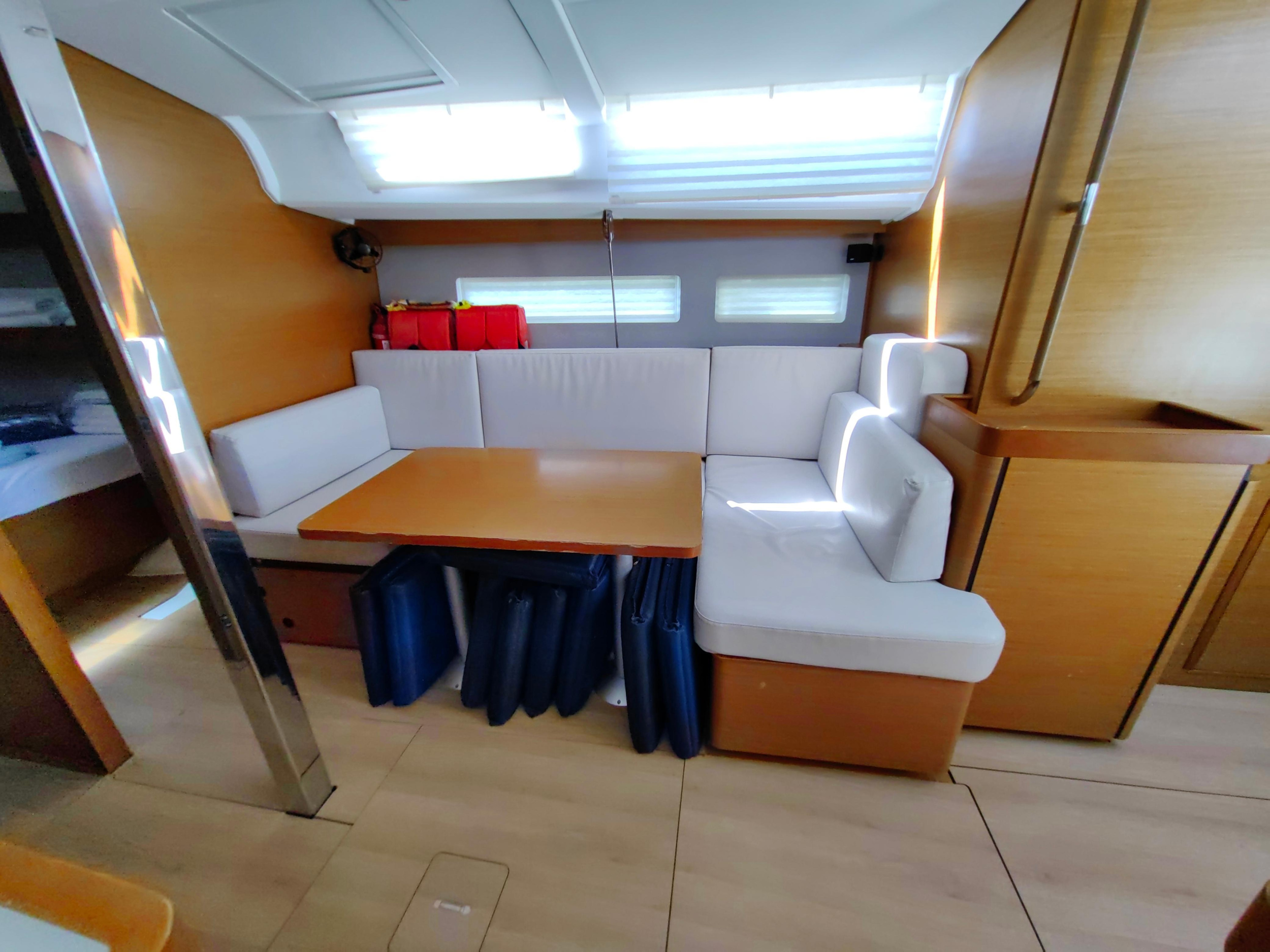 Sun Odyssey 440 — photo 22