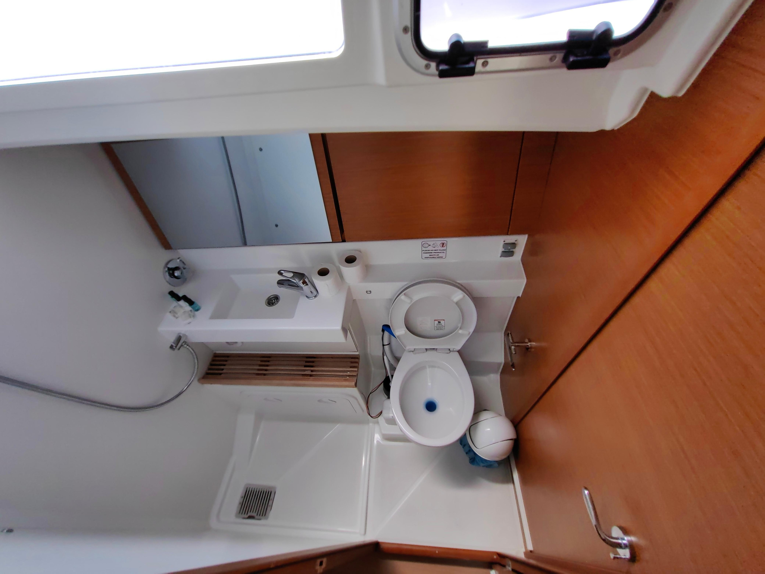 Sun Odyssey 440 — photo 12