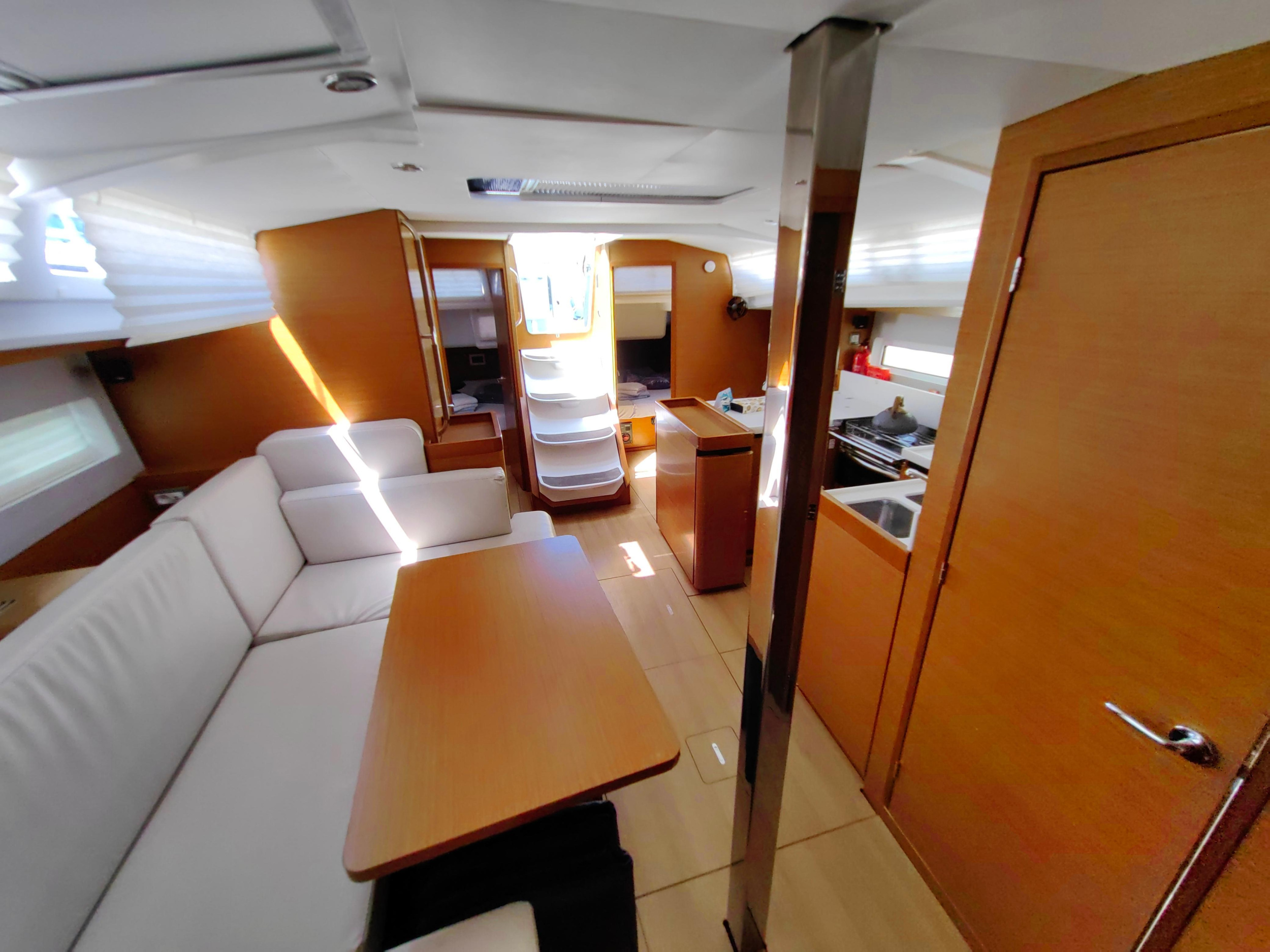 Sun Odyssey 440 — photo 17