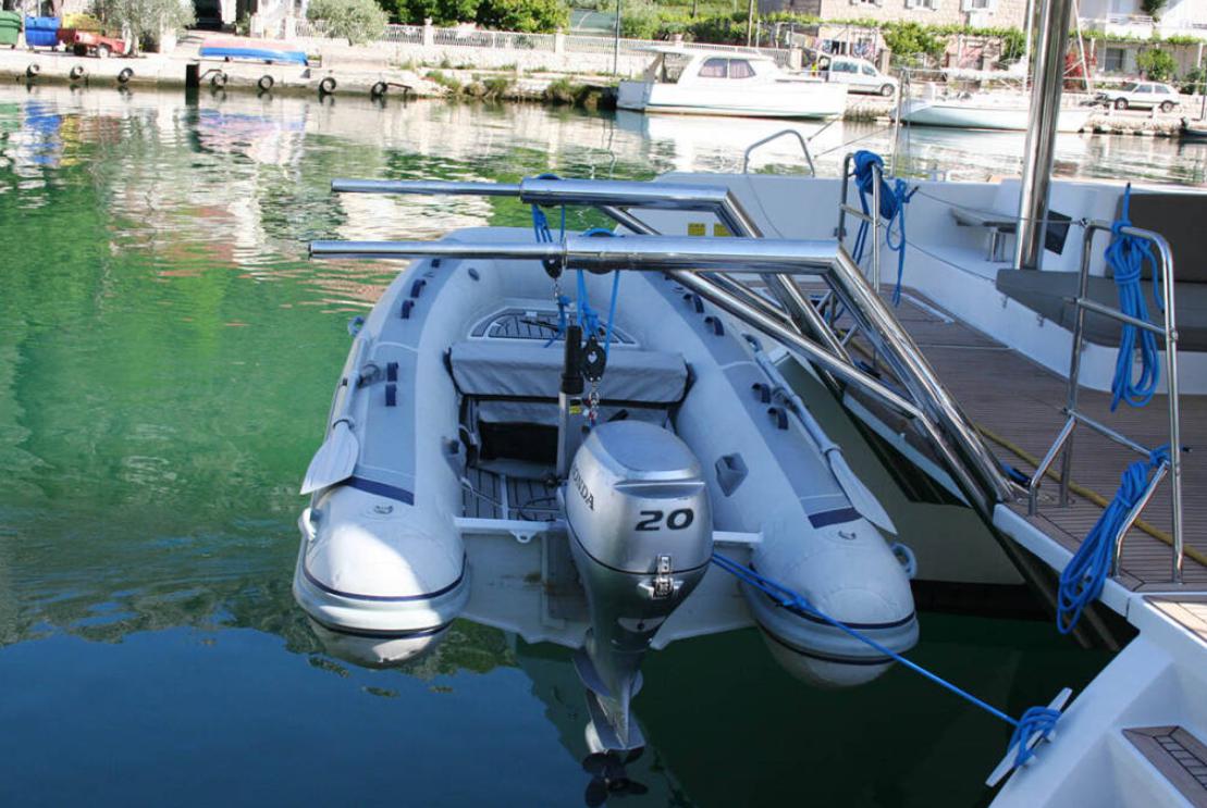 Lagoon 52F — photo 9