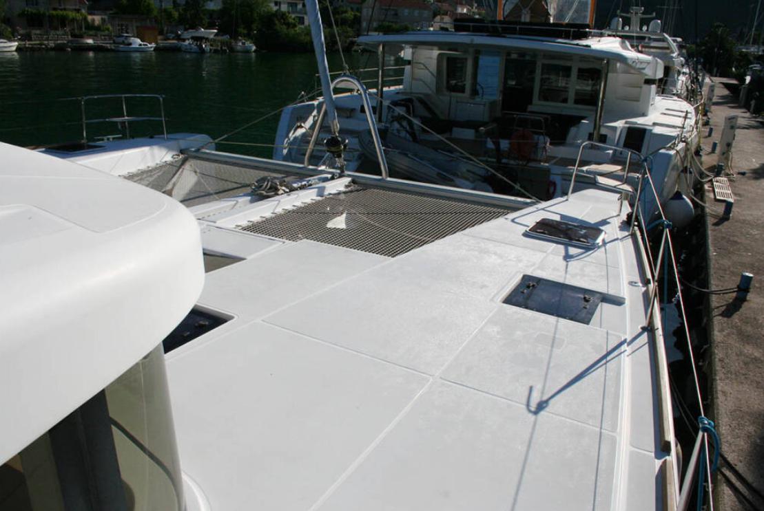 Lagoon 52F — photo 41