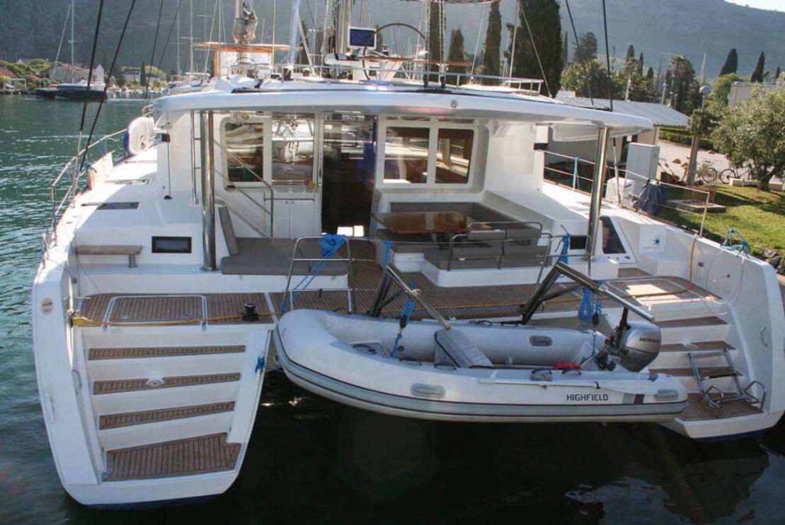 Lagoon 52F — photo 24