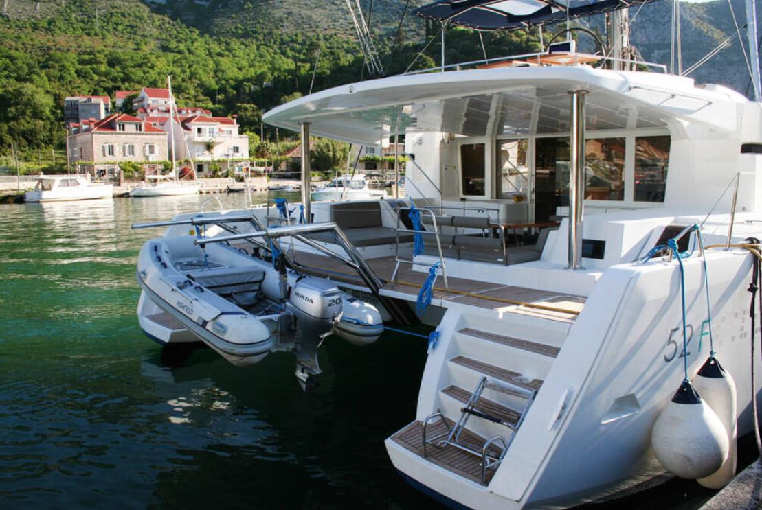Lagoon 52F — photo 11