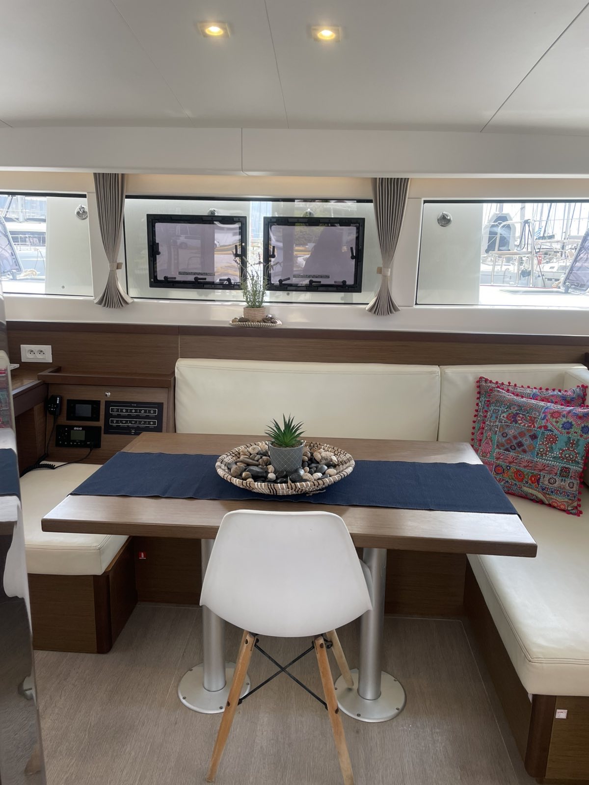 Lagoon 40 — photo 10