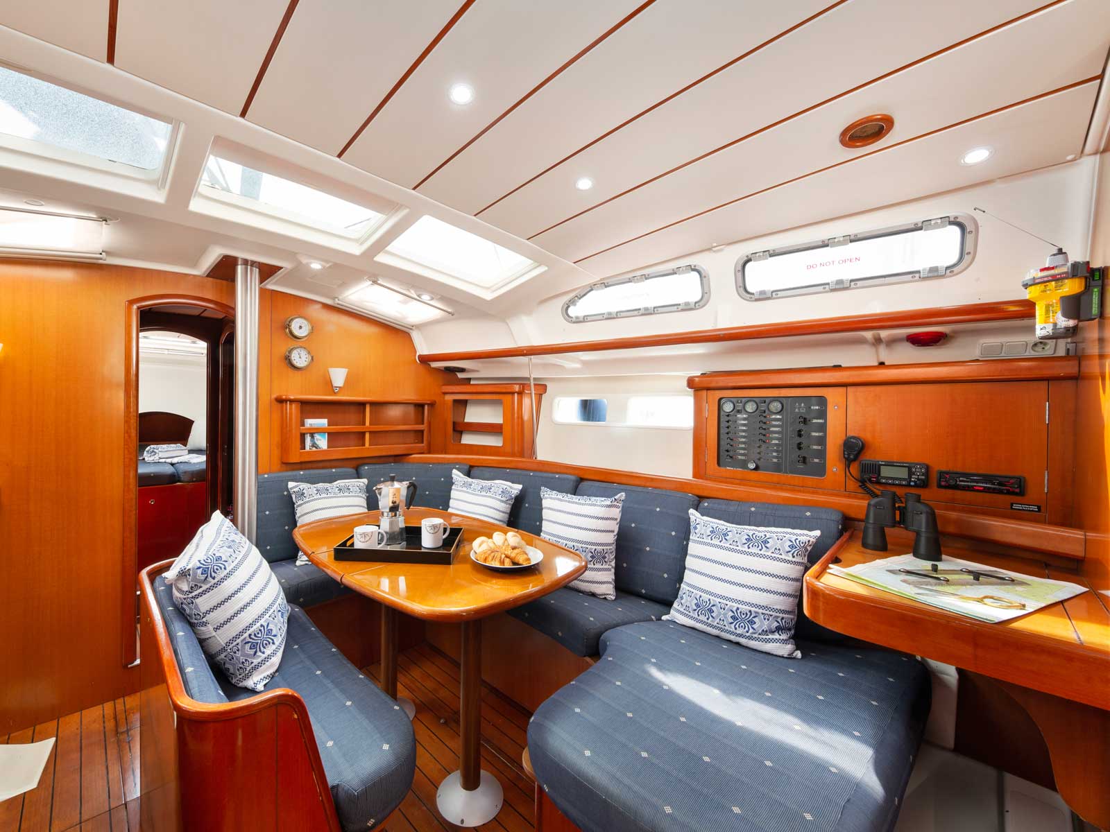 Oceanis 423 Clipper — photo 5