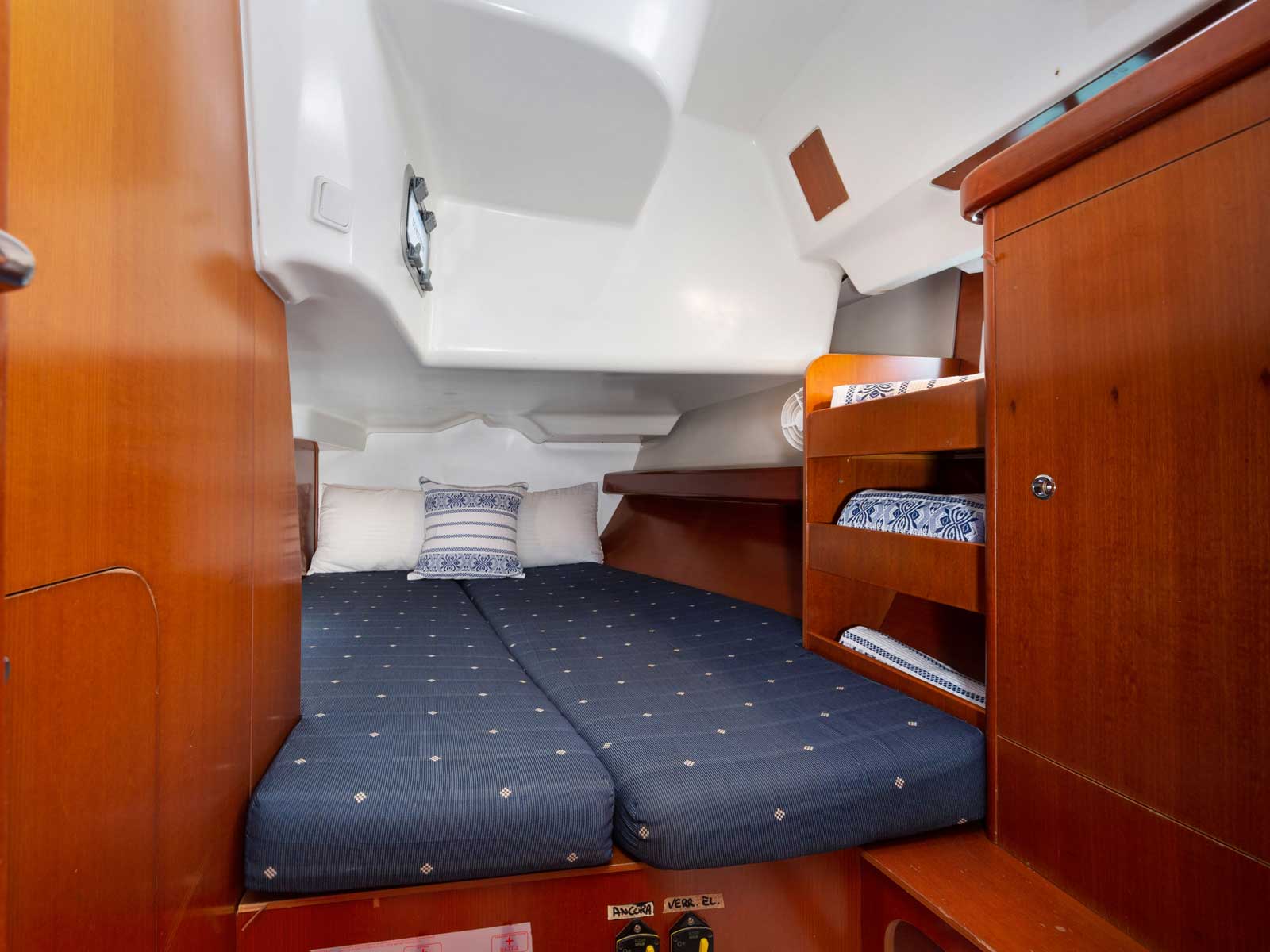 Oceanis 423 Clipper — photo 12