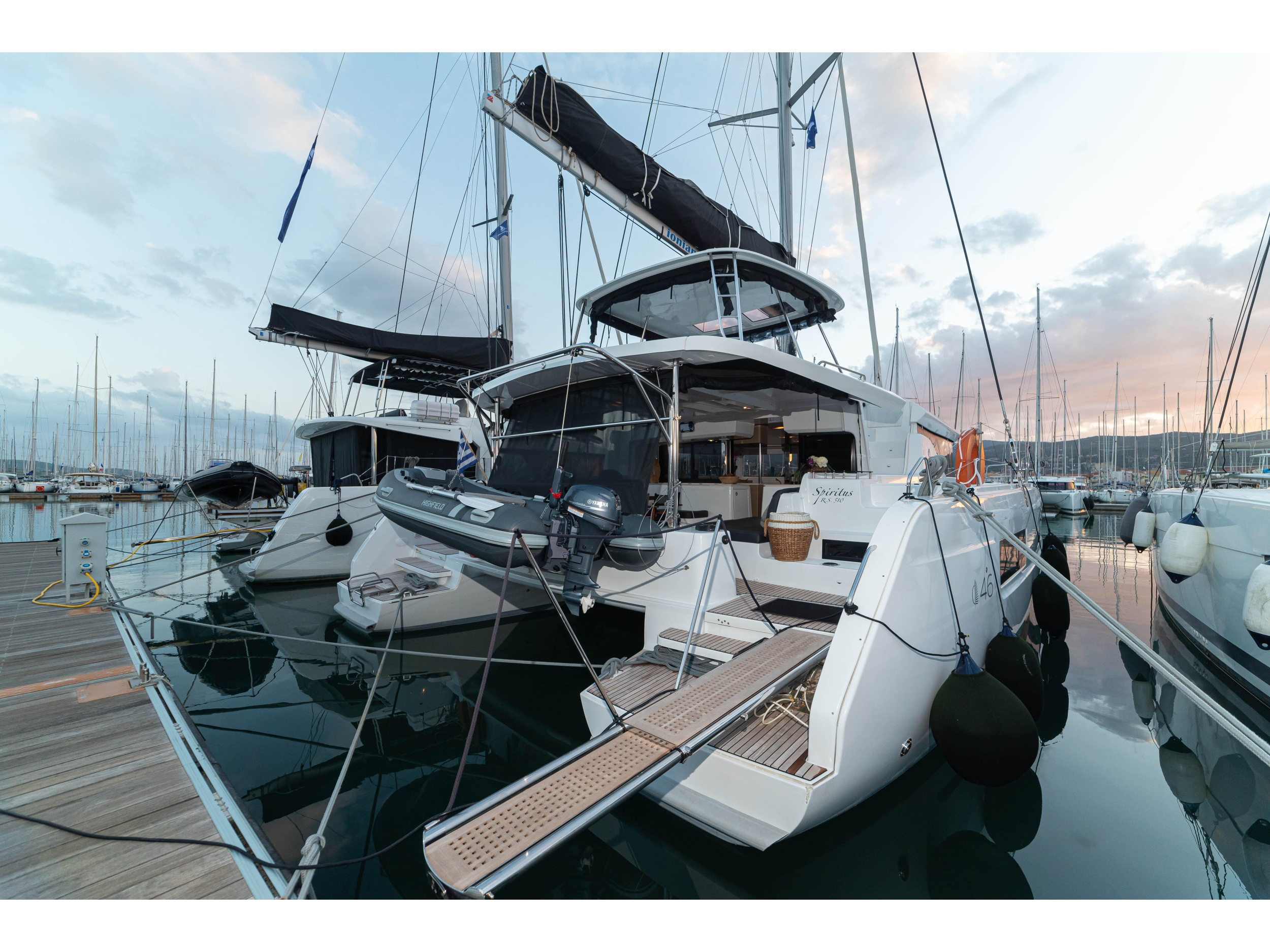 Lagoon 46-12pax — photo 1