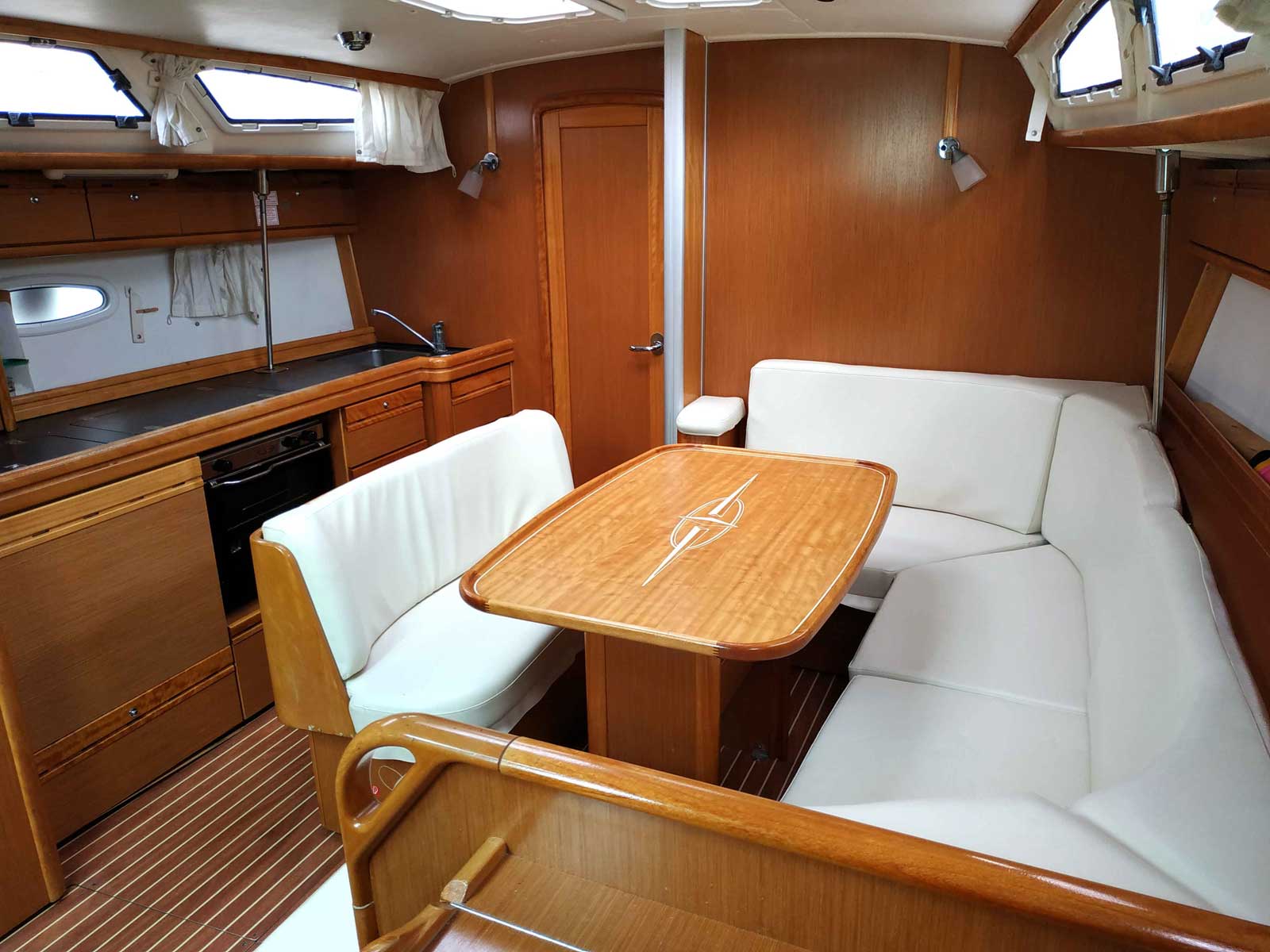 Bavaria 40 Holiday — photo 6