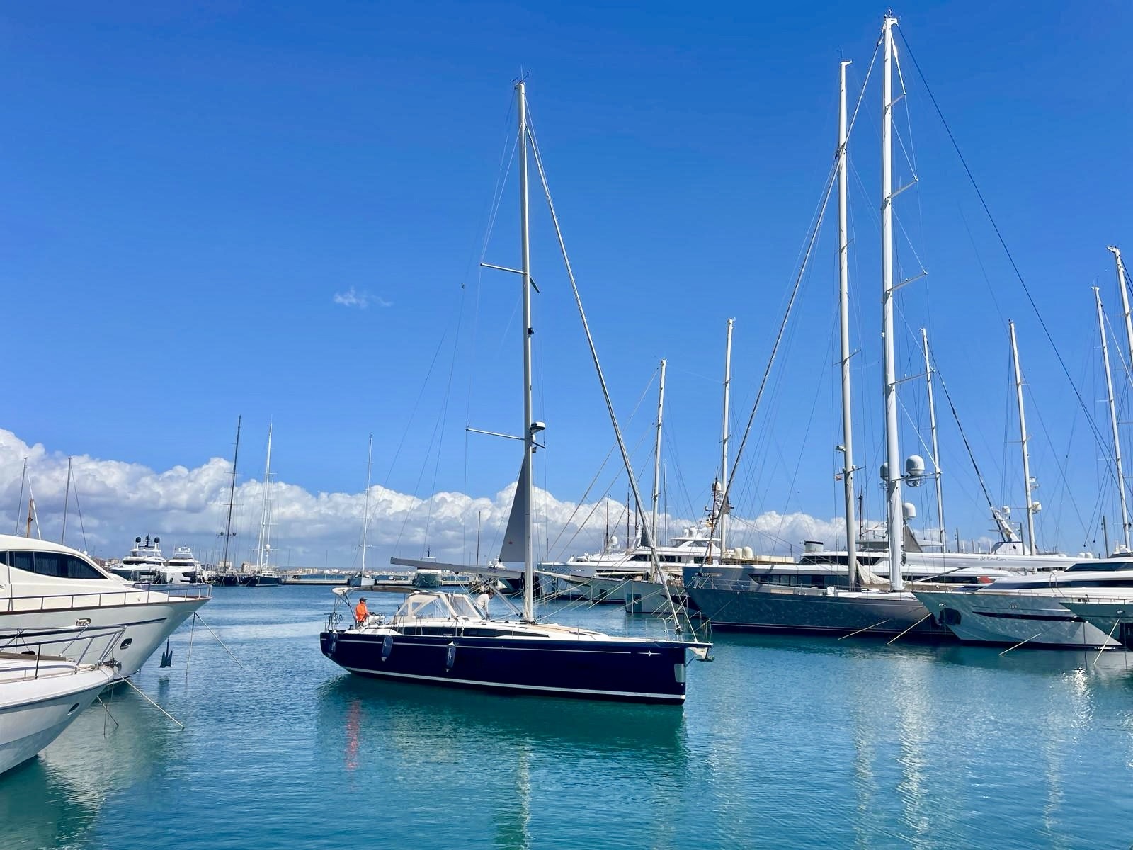 Bavaria C46 — photo 1