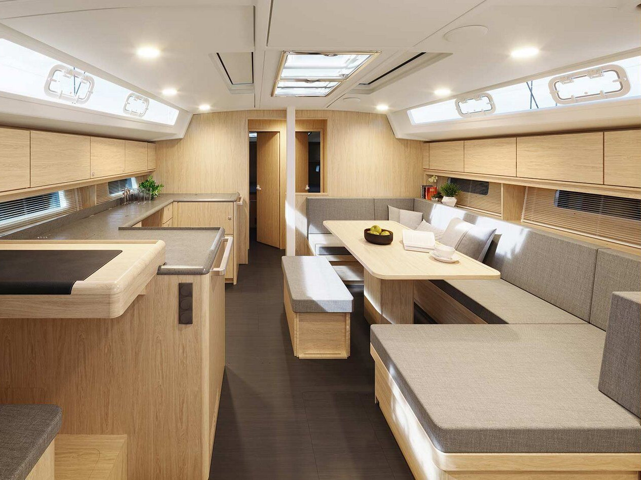 Bavaria C46 — photo 8