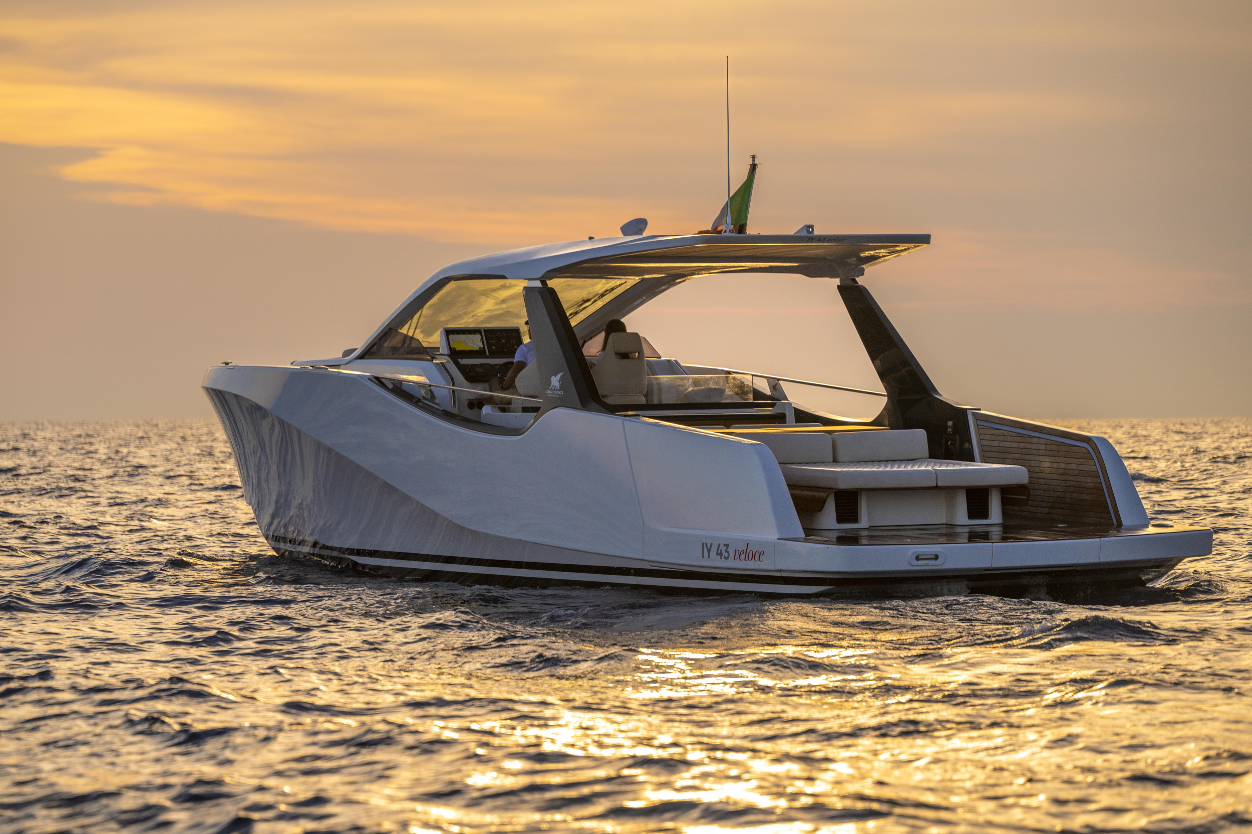 IY 43 Veloce — photo 32