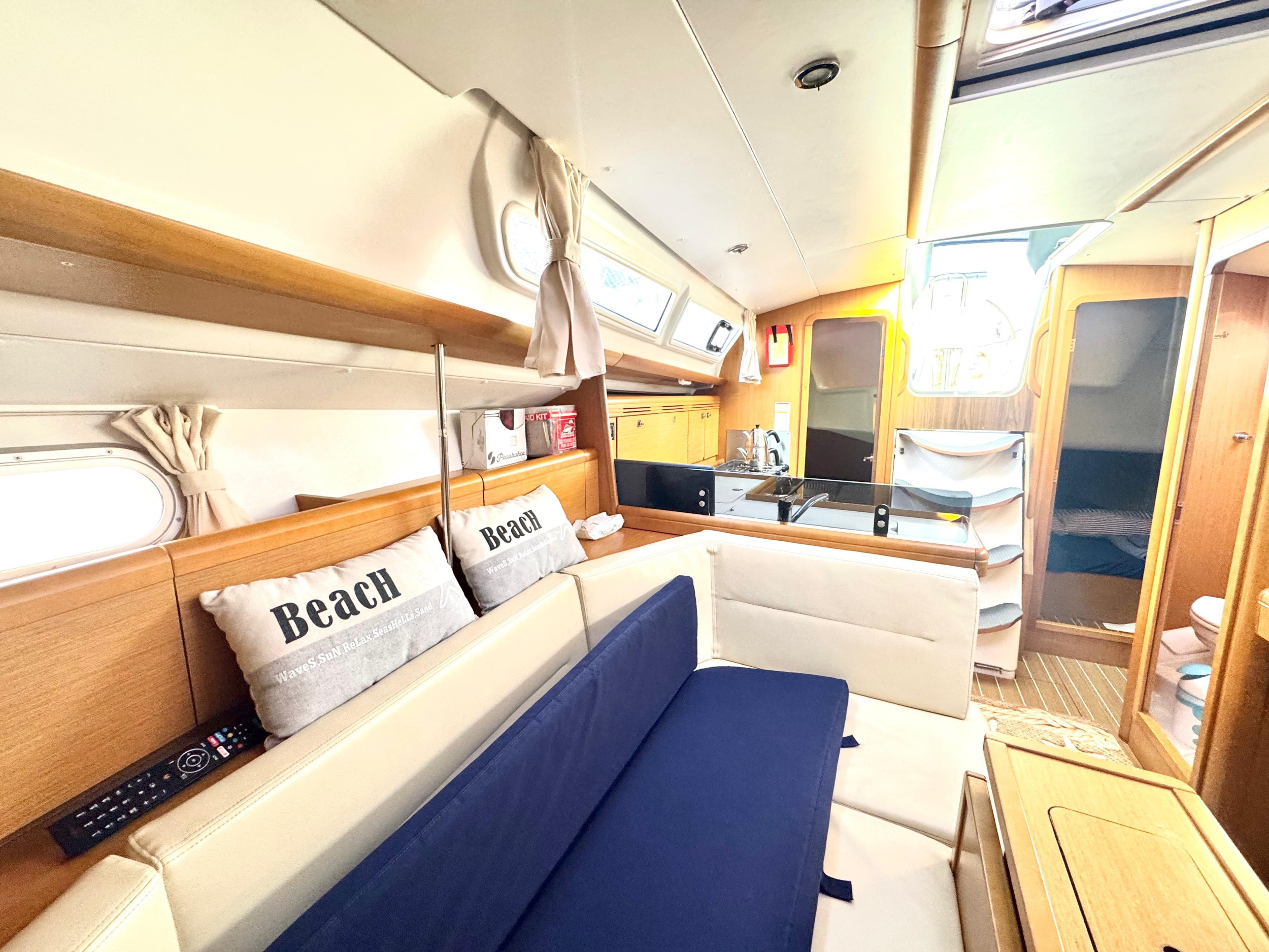 Sun Odyssey 36i — photo 7