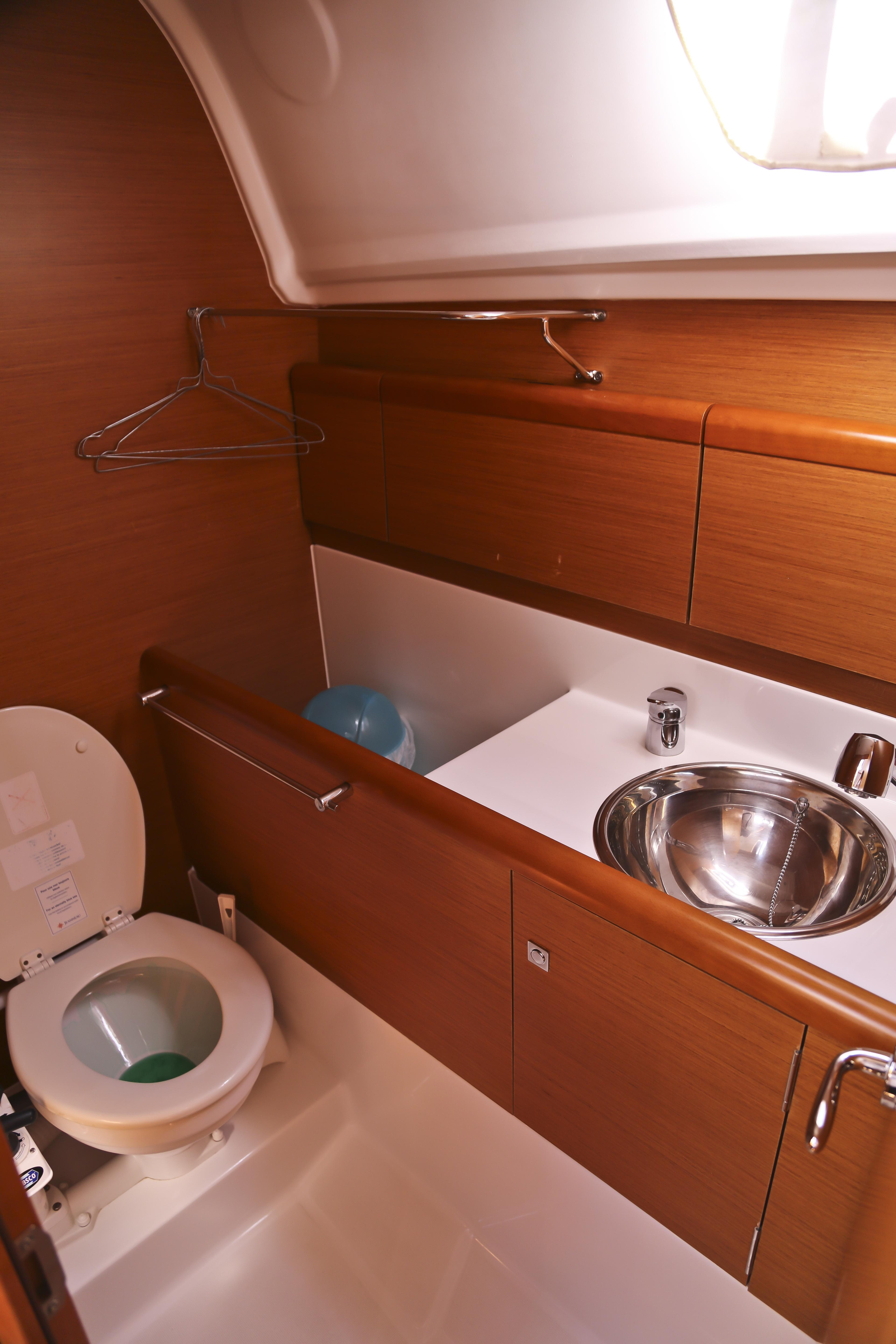 Sun Odyssey 33i — photo 2
