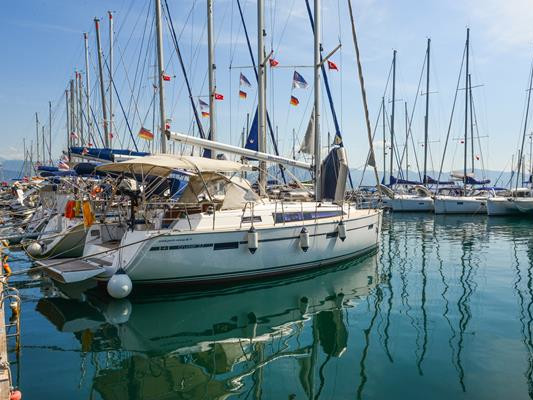 Bavaria Cruiser 37 — photo 1