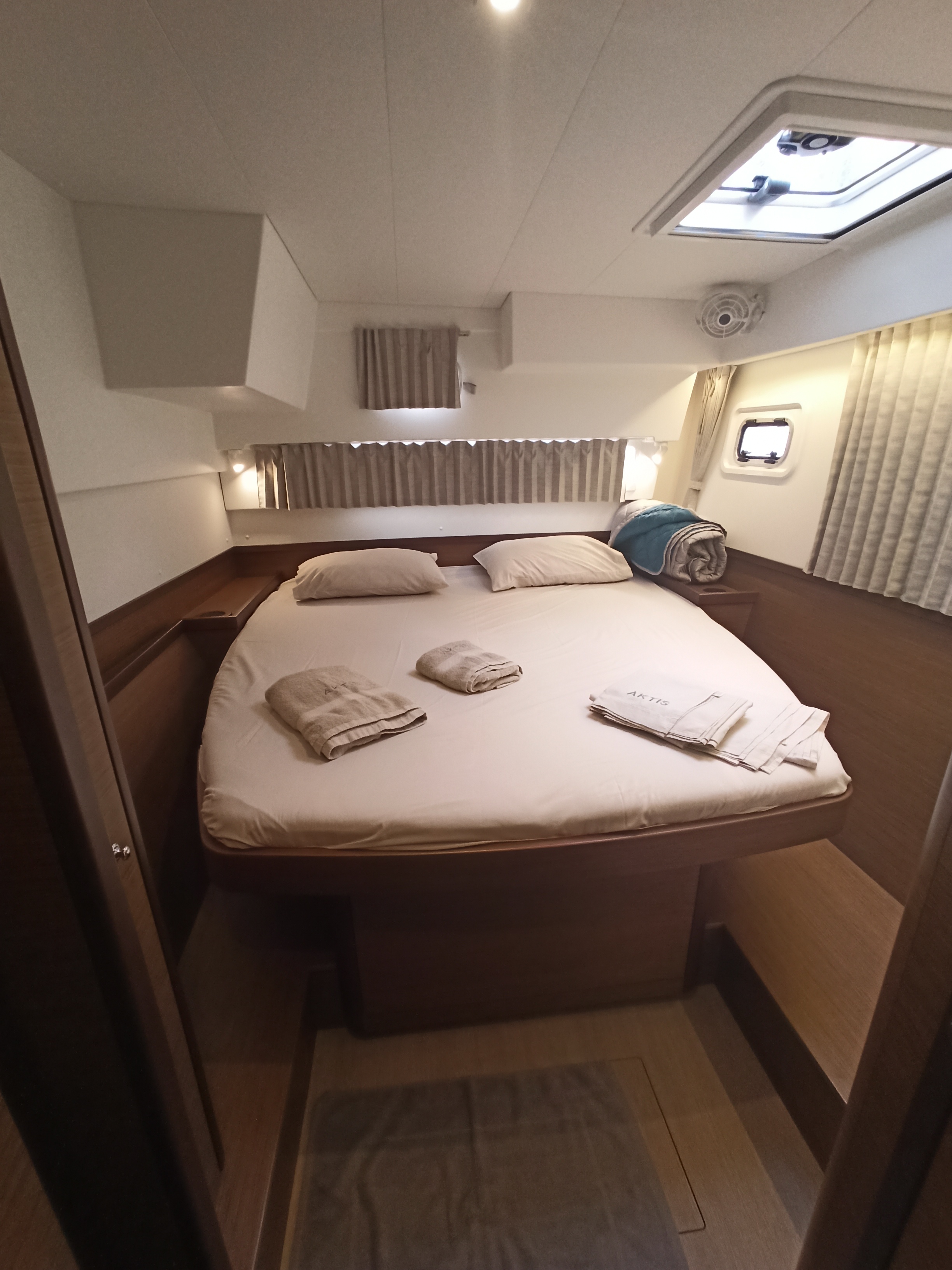 Lagoon 42 — photo 20