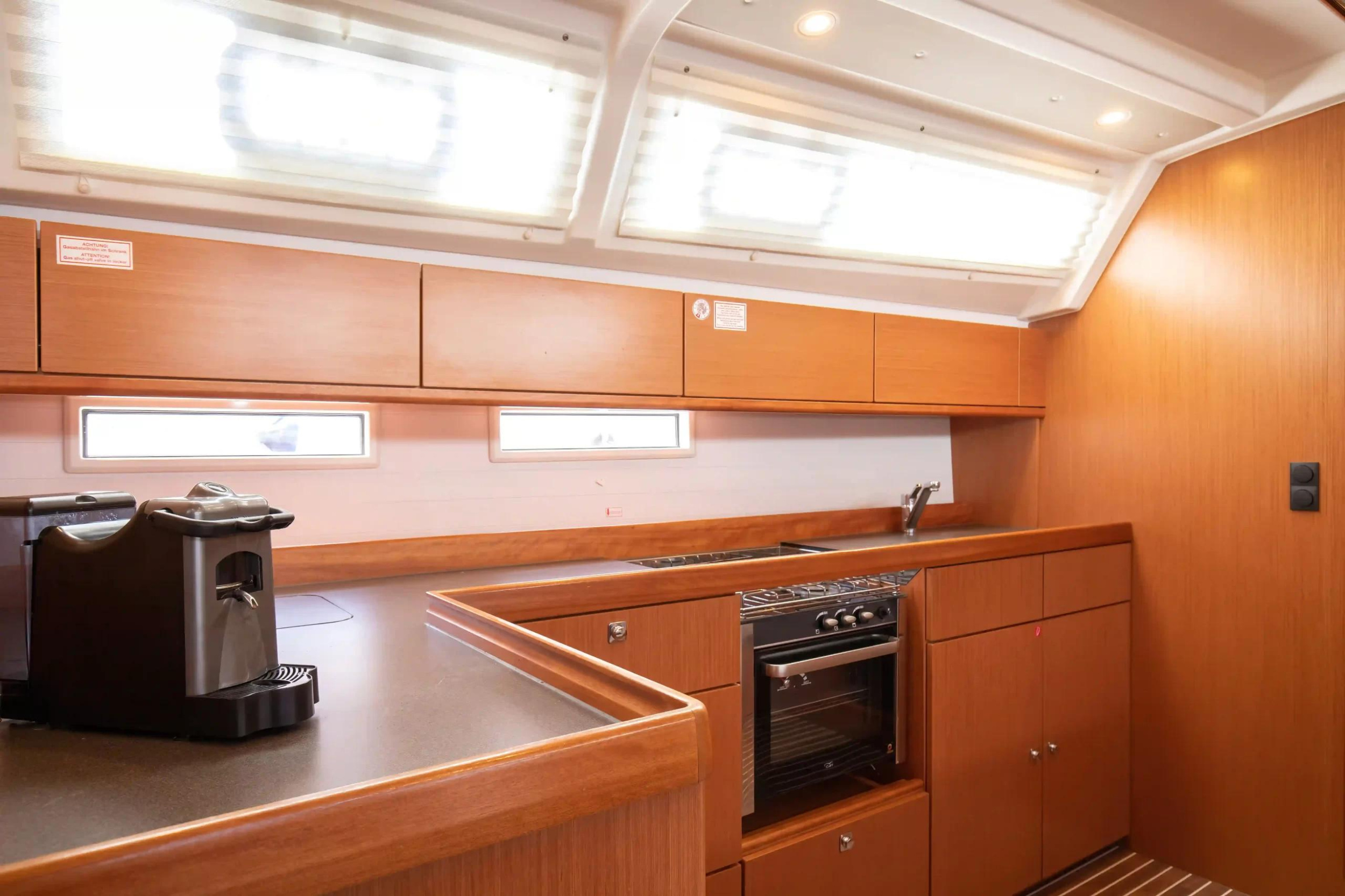 Bavaria Cruiser 46 — photo 10