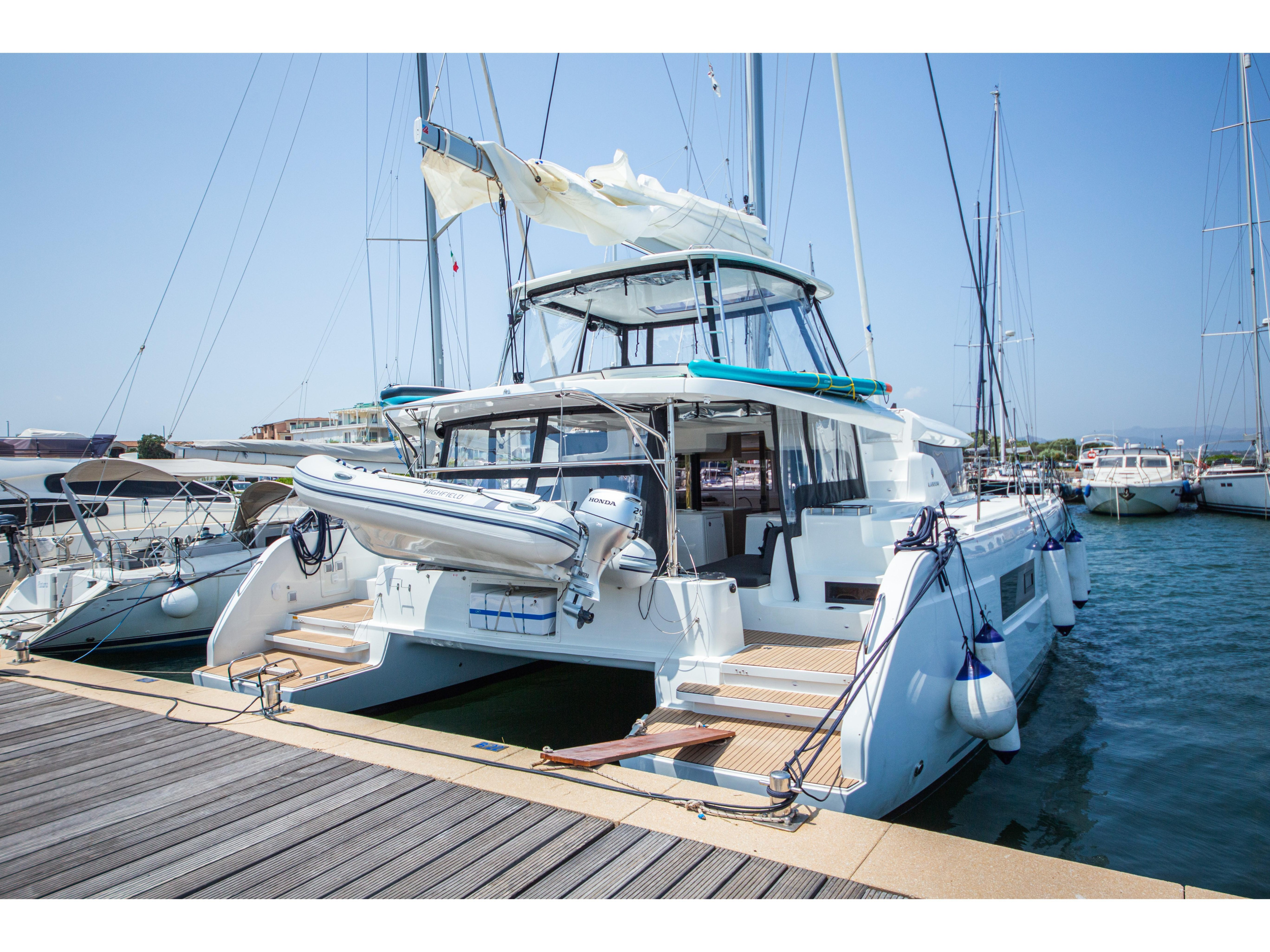 Lagoon 46 — photo 1