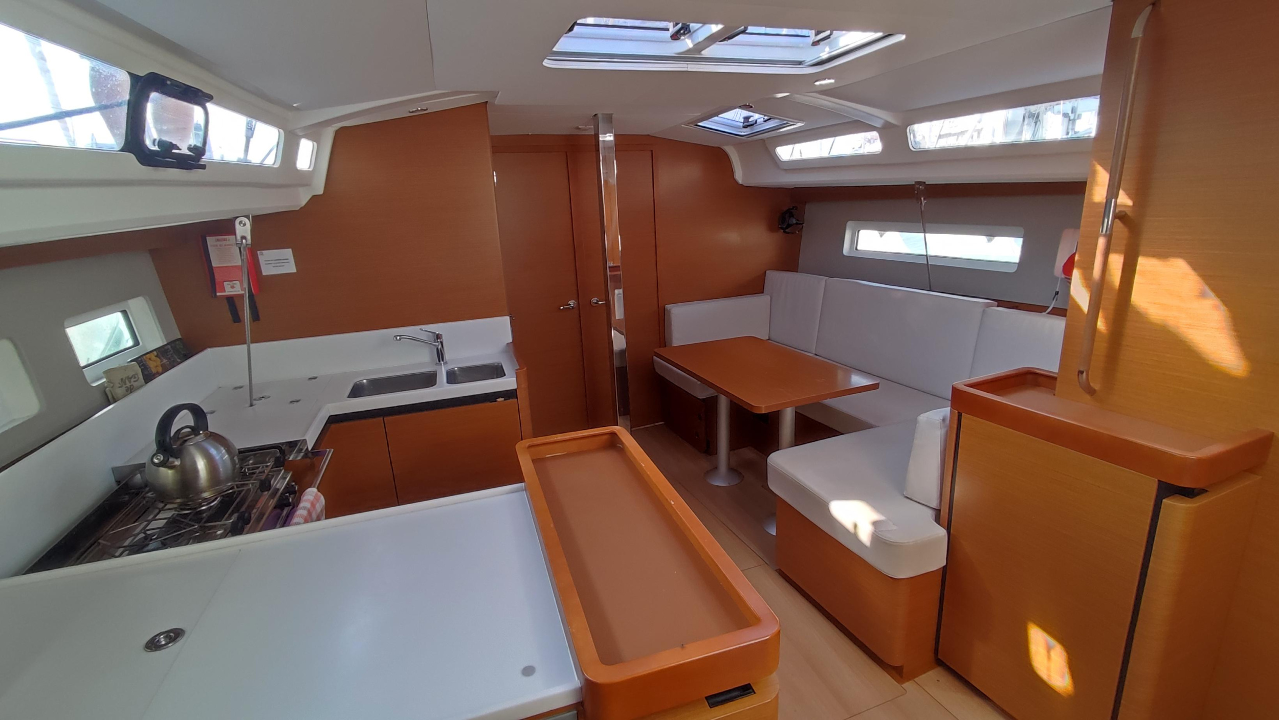 Sun Odyssey 440 — photo 13