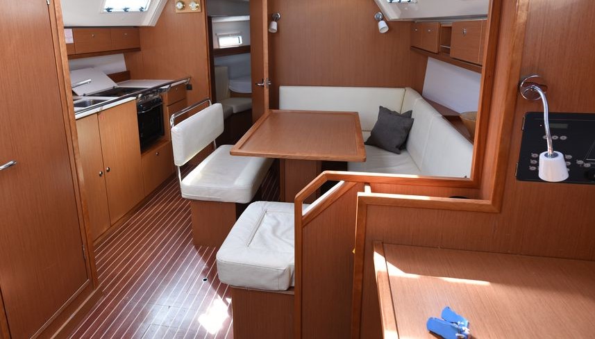 Bavaria Cruiser 40 — photo 7