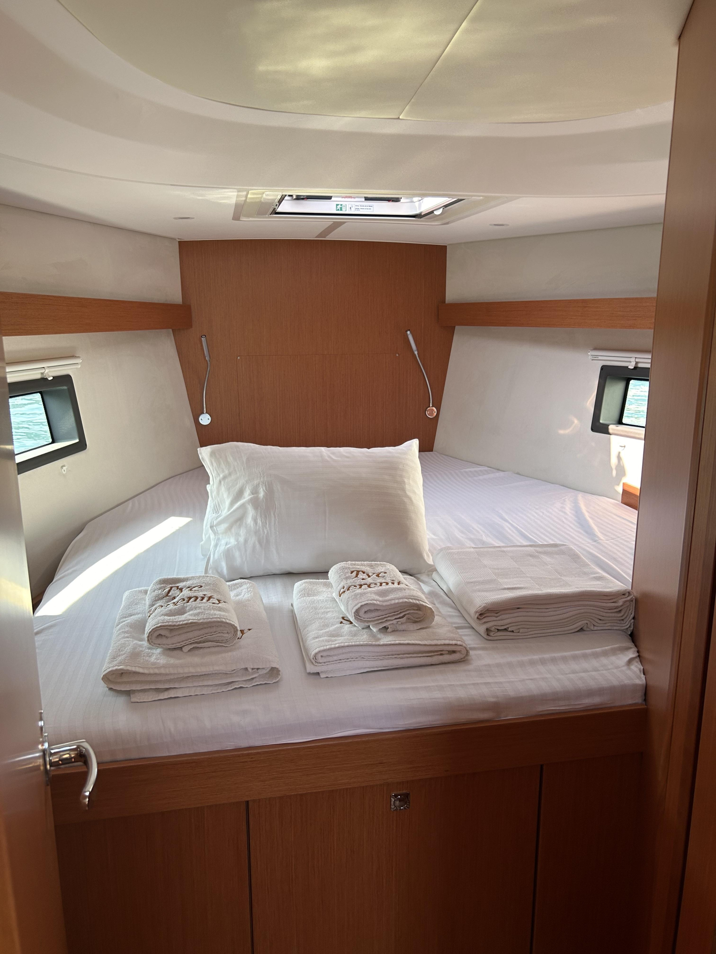 Bavaria C42 — photo 10