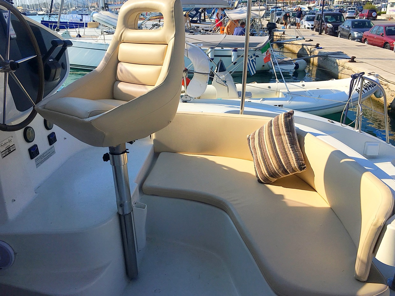 Lavezzi 40 — photo 9