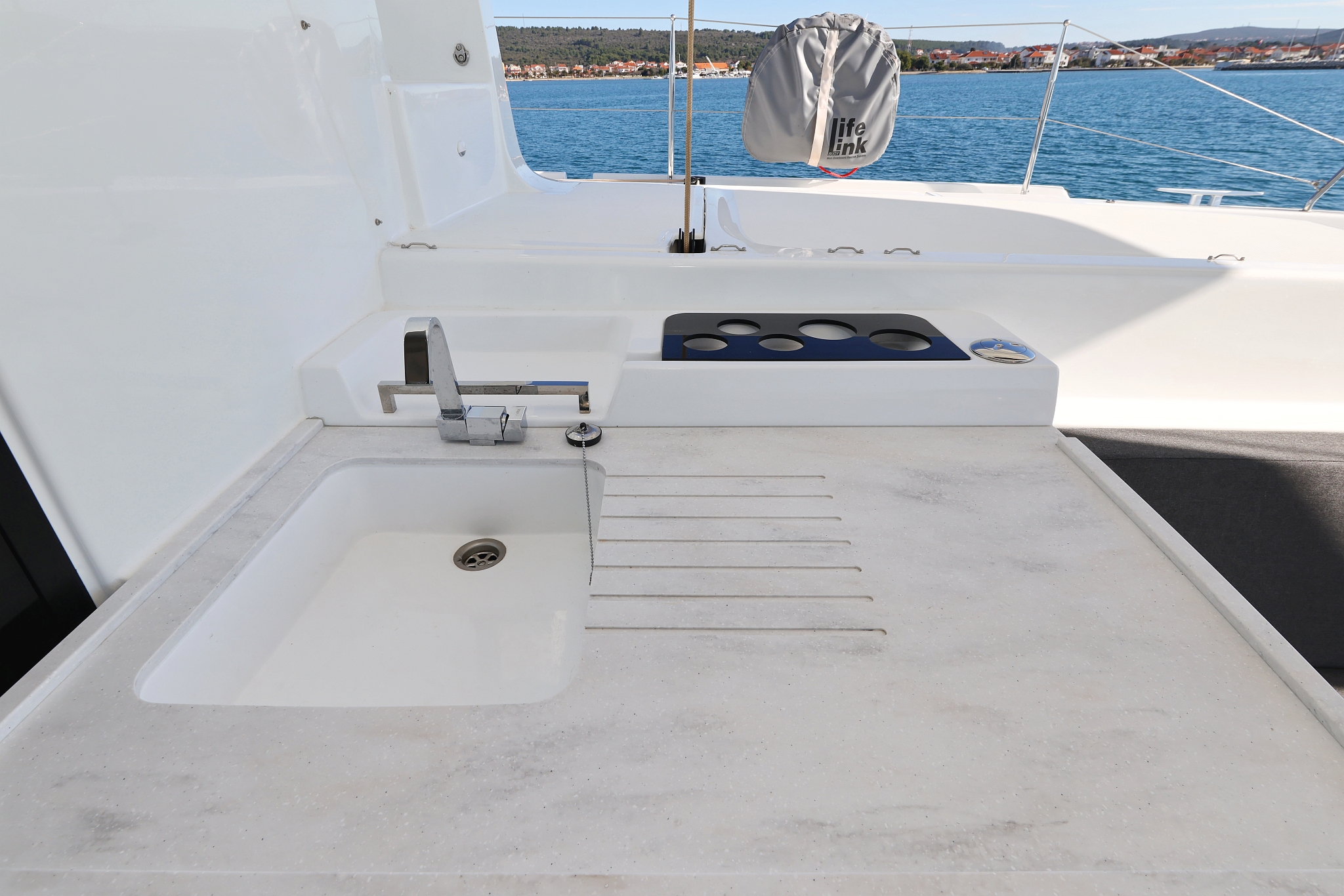 Lagoon 51- 6 cab — photo 23