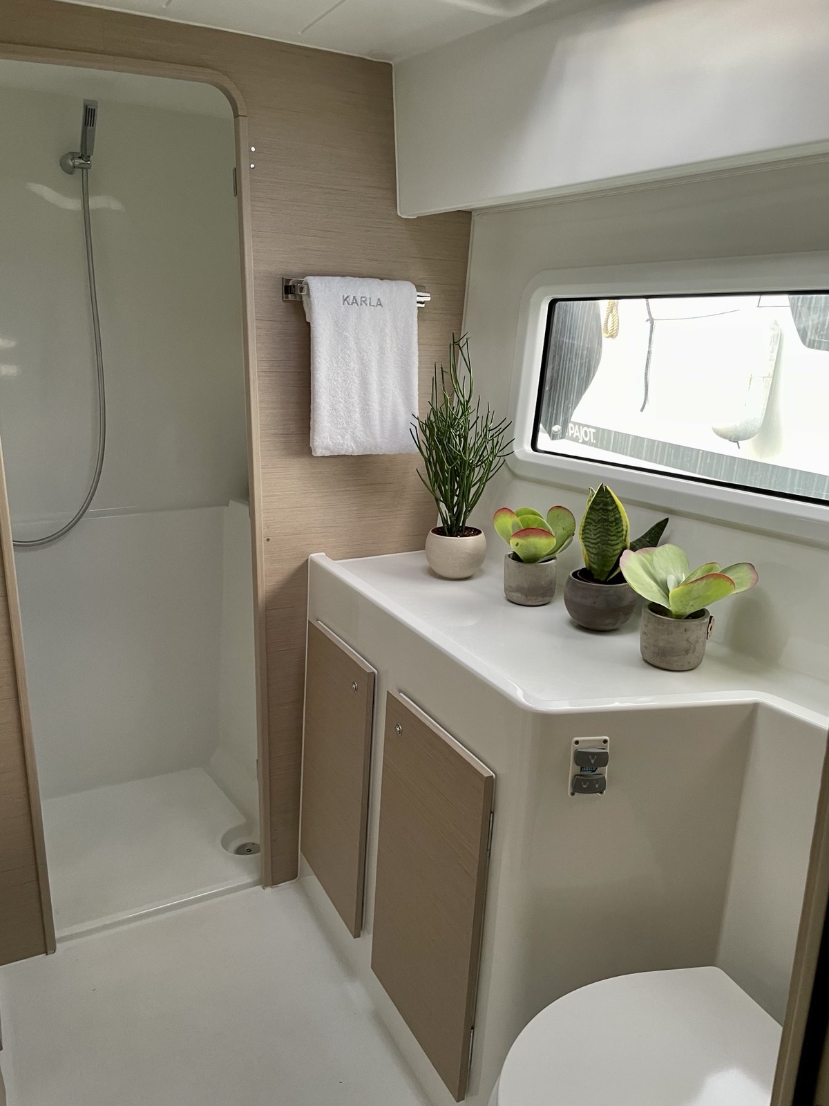 Lagoon 42 — photo 20