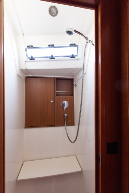 Bavaria 45 — photo 2