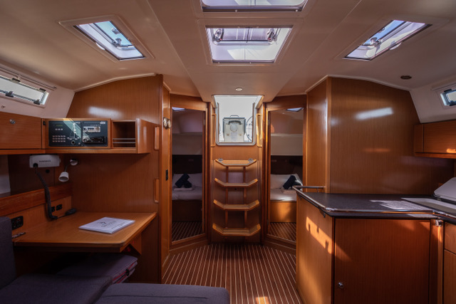 Bavaria 45 — photo 9