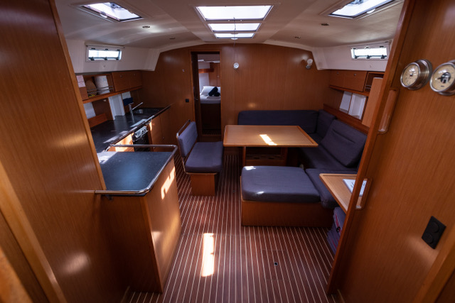 Bavaria 45 — photo 7