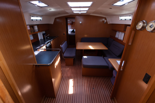Bavaria 45 — photo 24