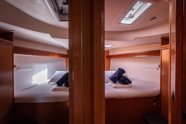 Bavaria 45 — photo 11