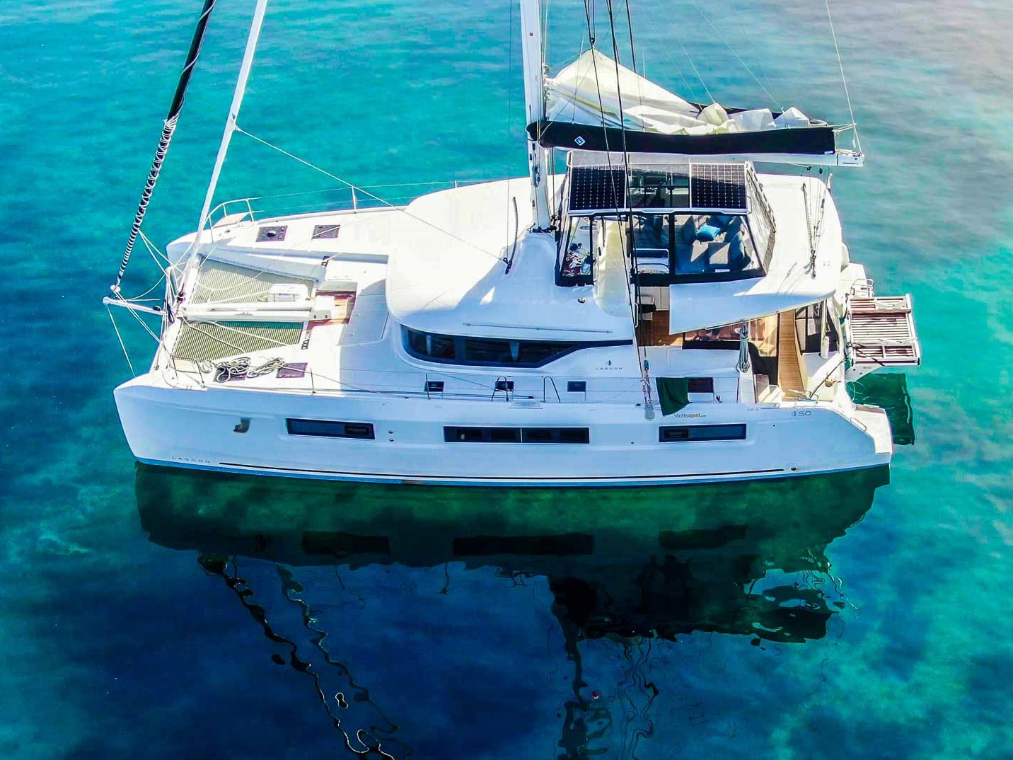 Lagoon 50 — photo 1
