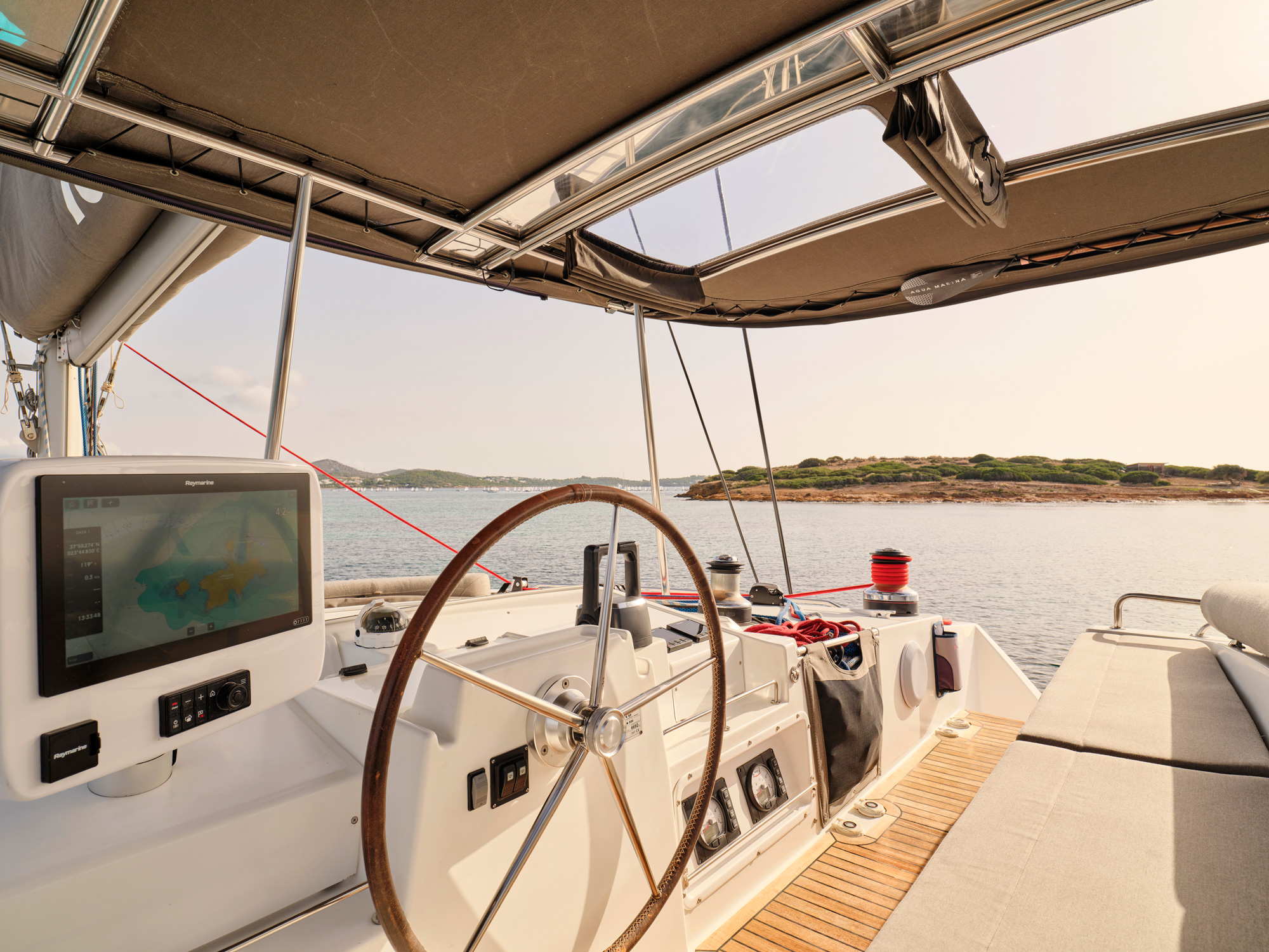 Lagoon 50 — photo 2