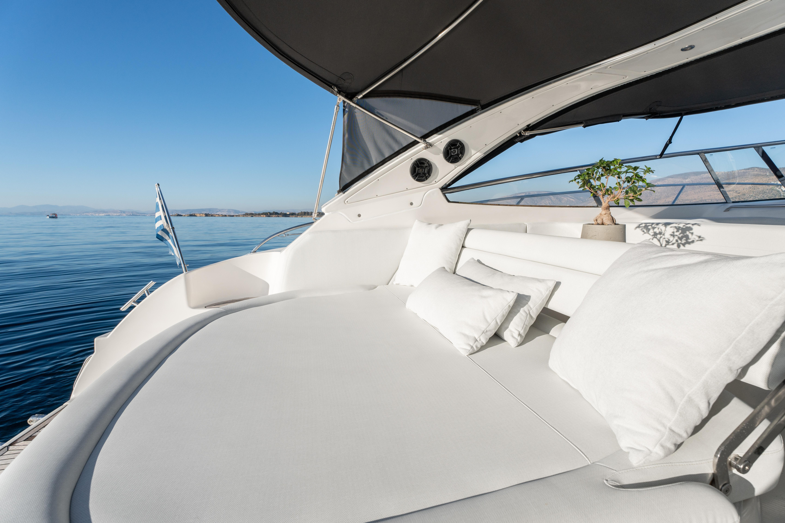 Bavaria 40 — photo 9