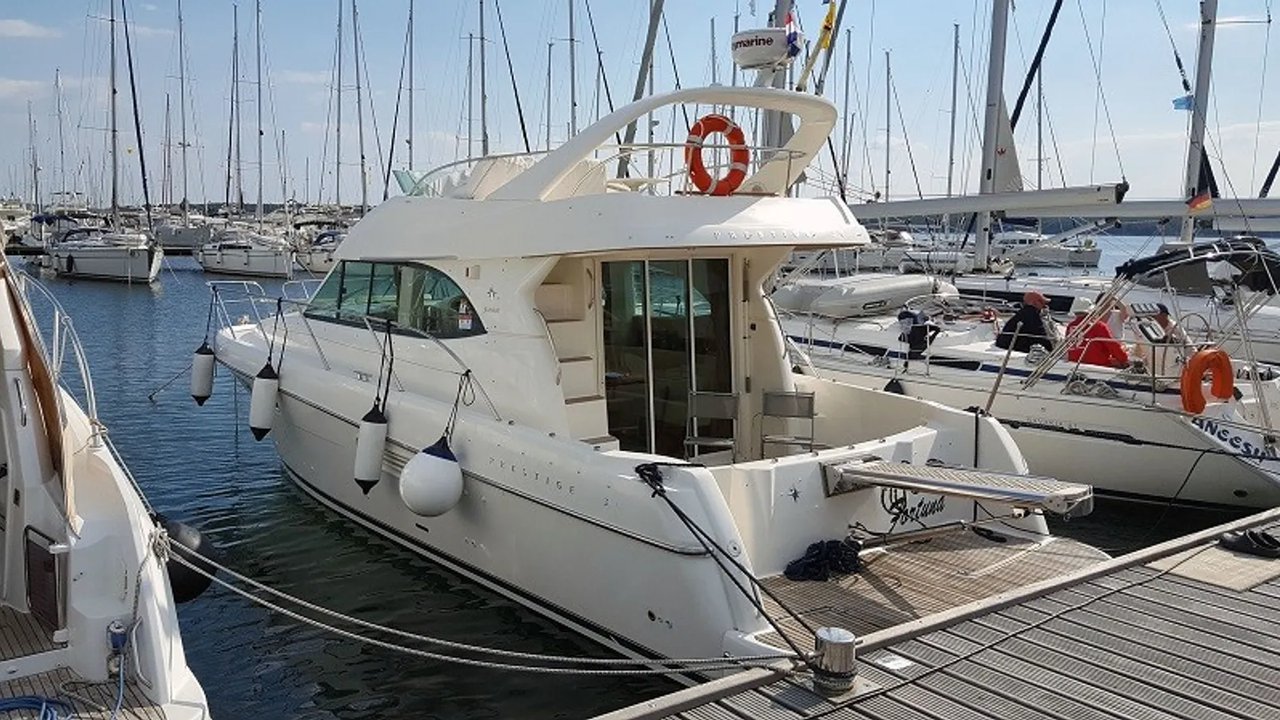 Prestige 36 Fly — photo 17