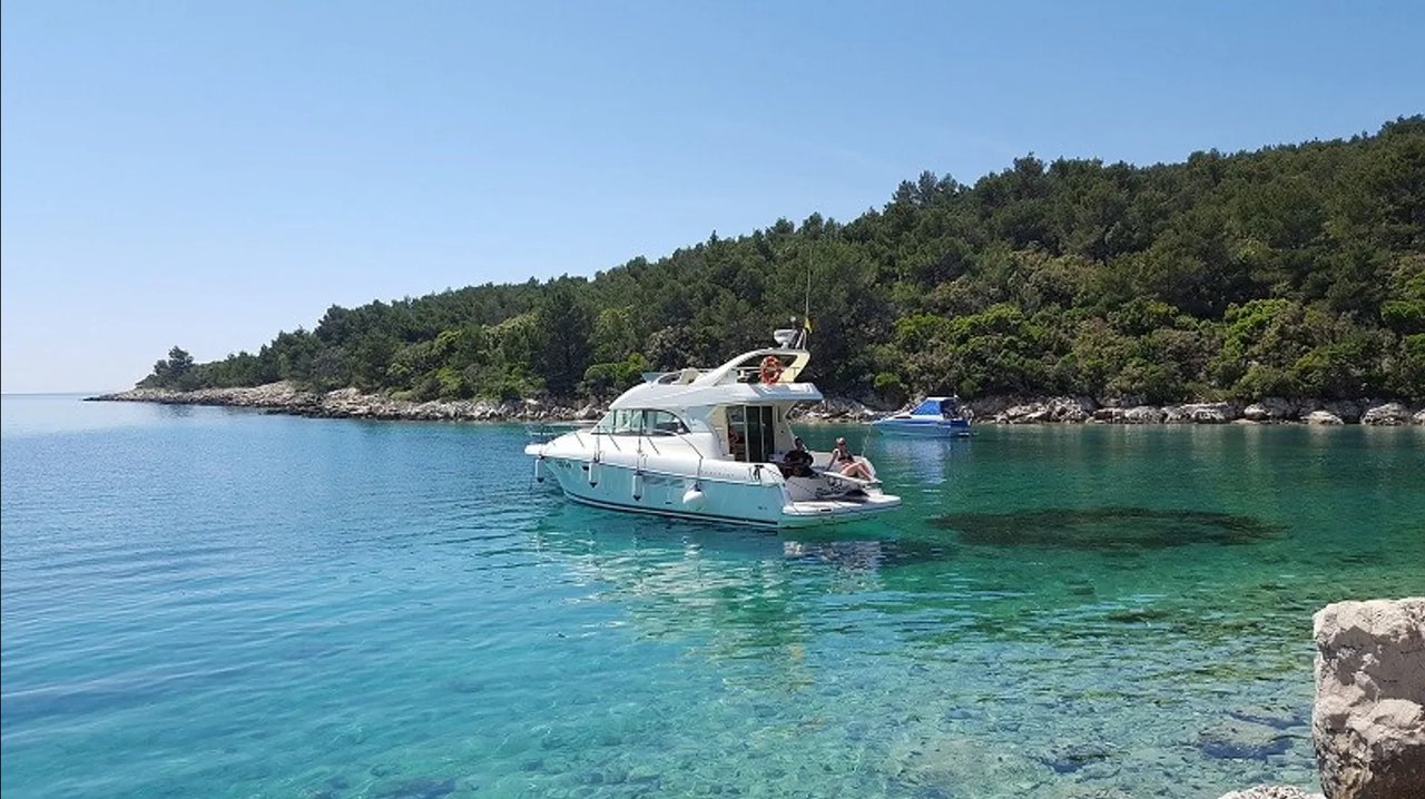 Prestige 36 Fly — photo 11