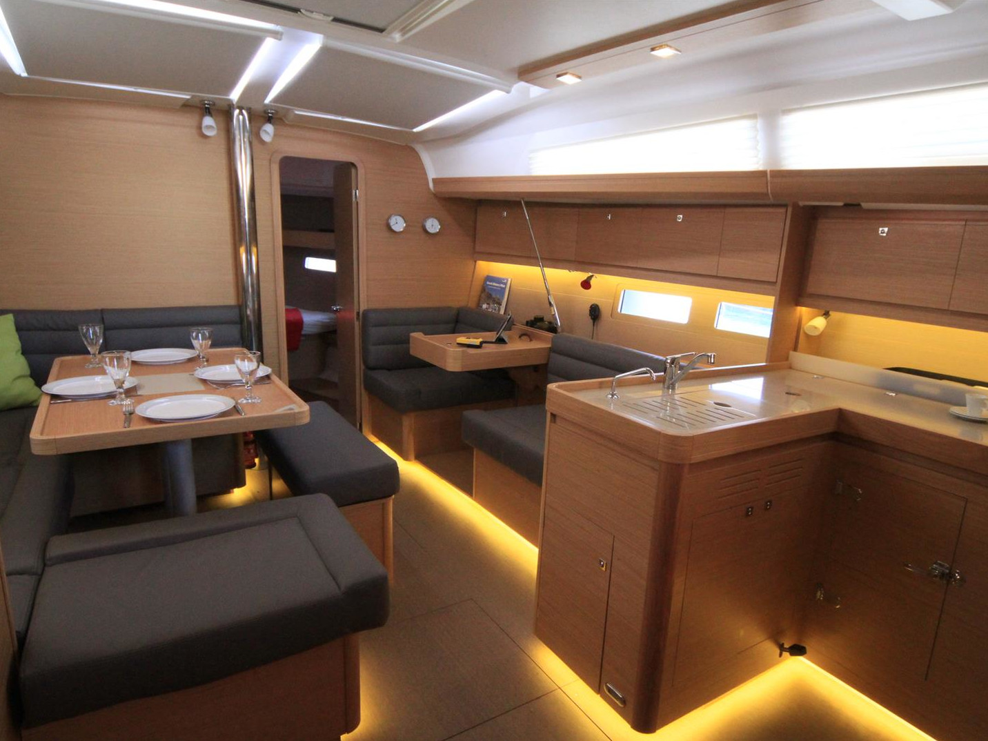 Dufour 412 Grand large — photo 14