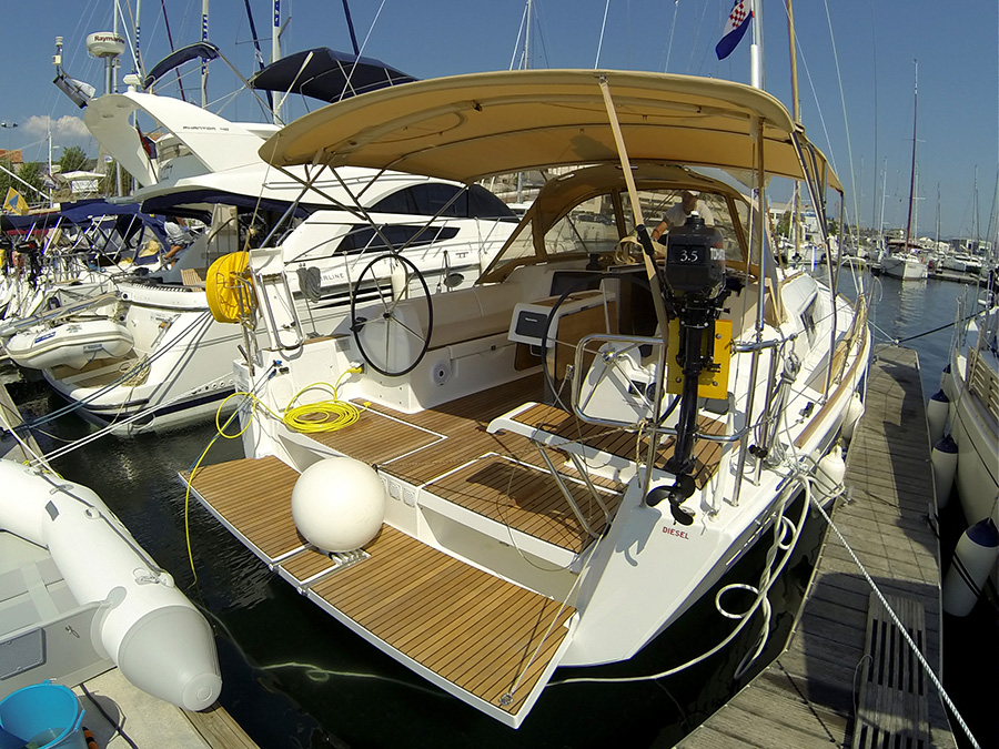 Dufour 382 GL — photo 10
