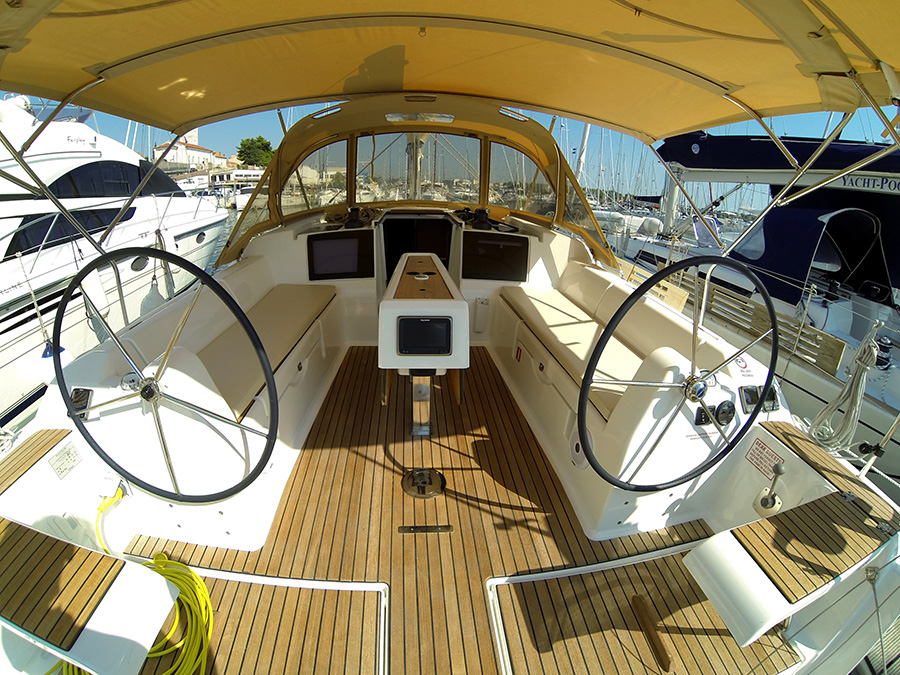 Dufour 382 GL — photo 11