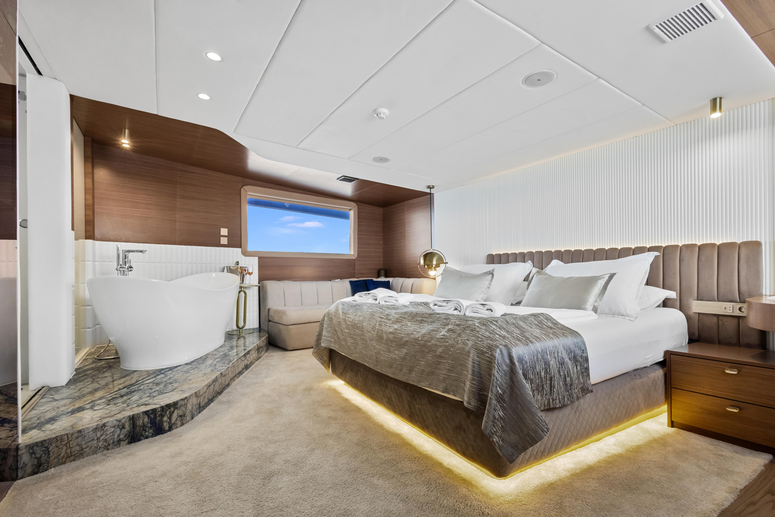 Motoryacht Bella — photo 16
