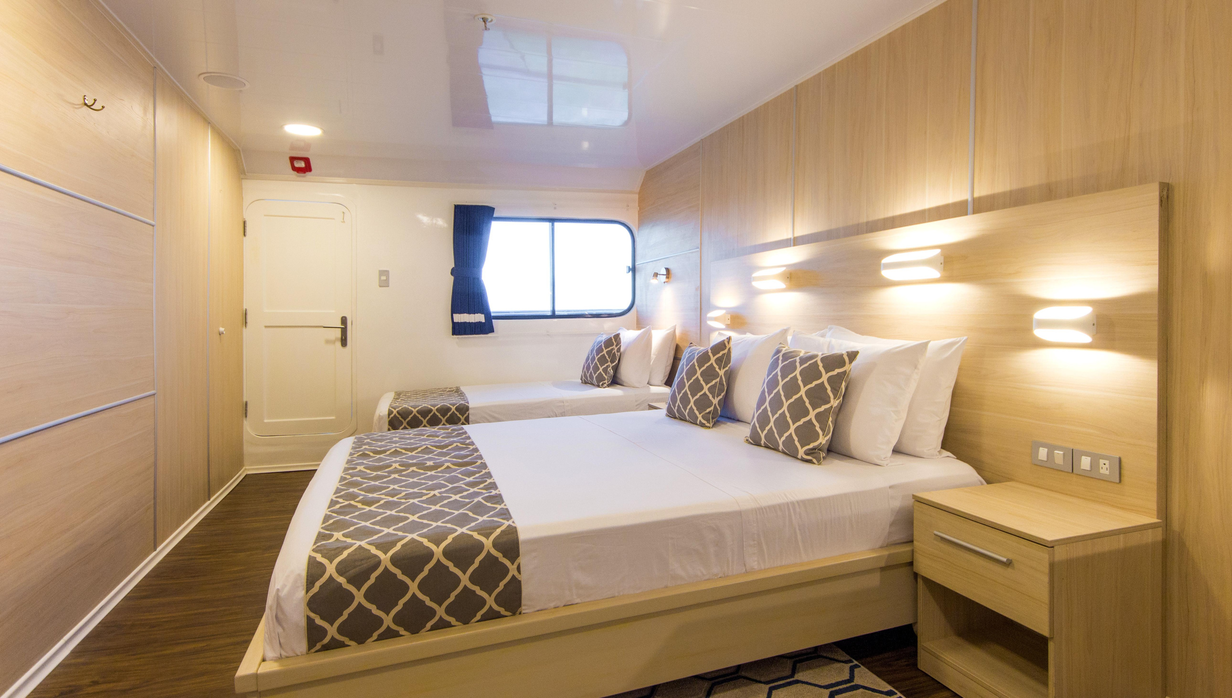 Motoryacht - Solaris — photo 38