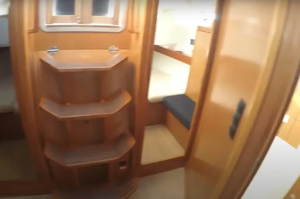 Bavaria 40 — photo 12