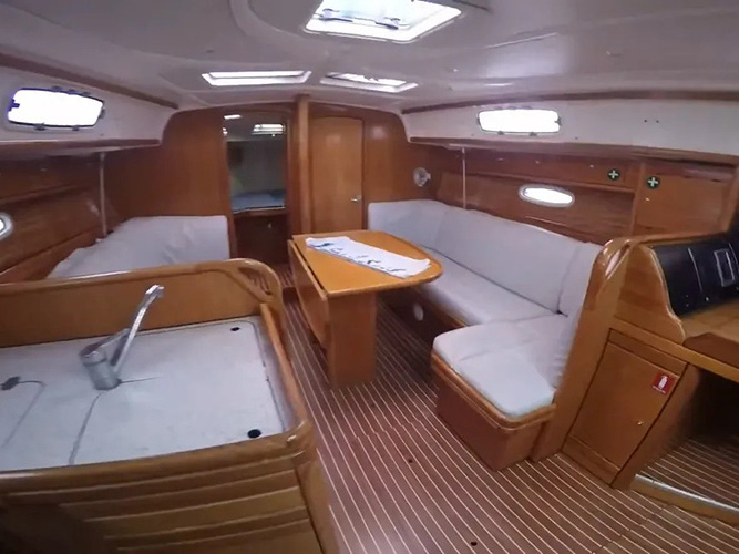 Bavaria 37 — photo 9