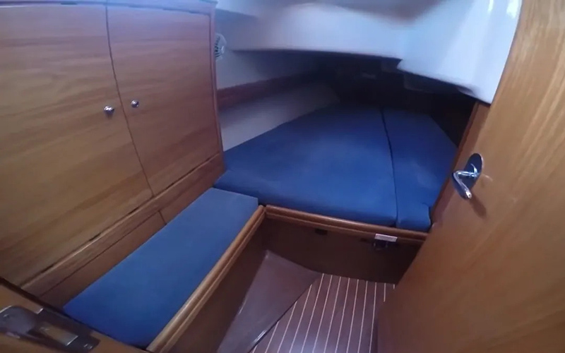 Bavaria 37 — photo 18