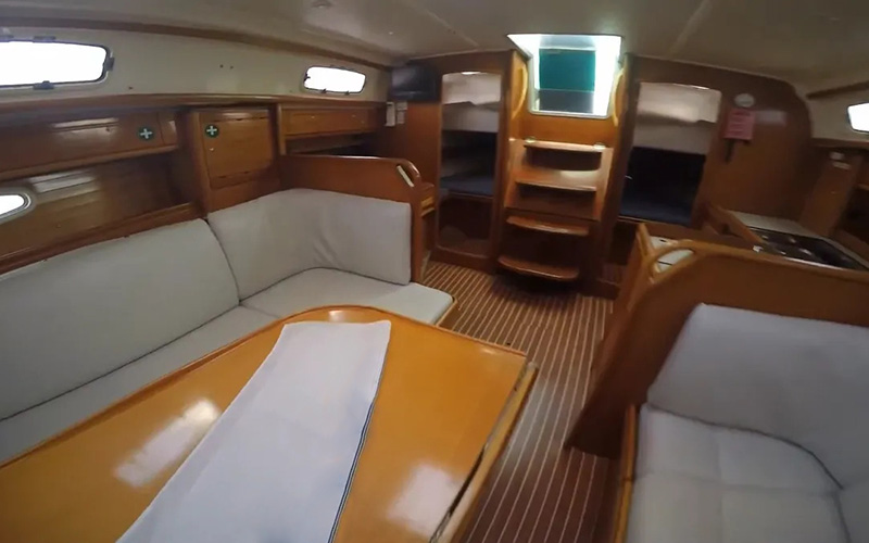 Bavaria 37 — photo 3