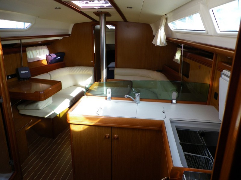 Sun Odyssey 36i — photo 2