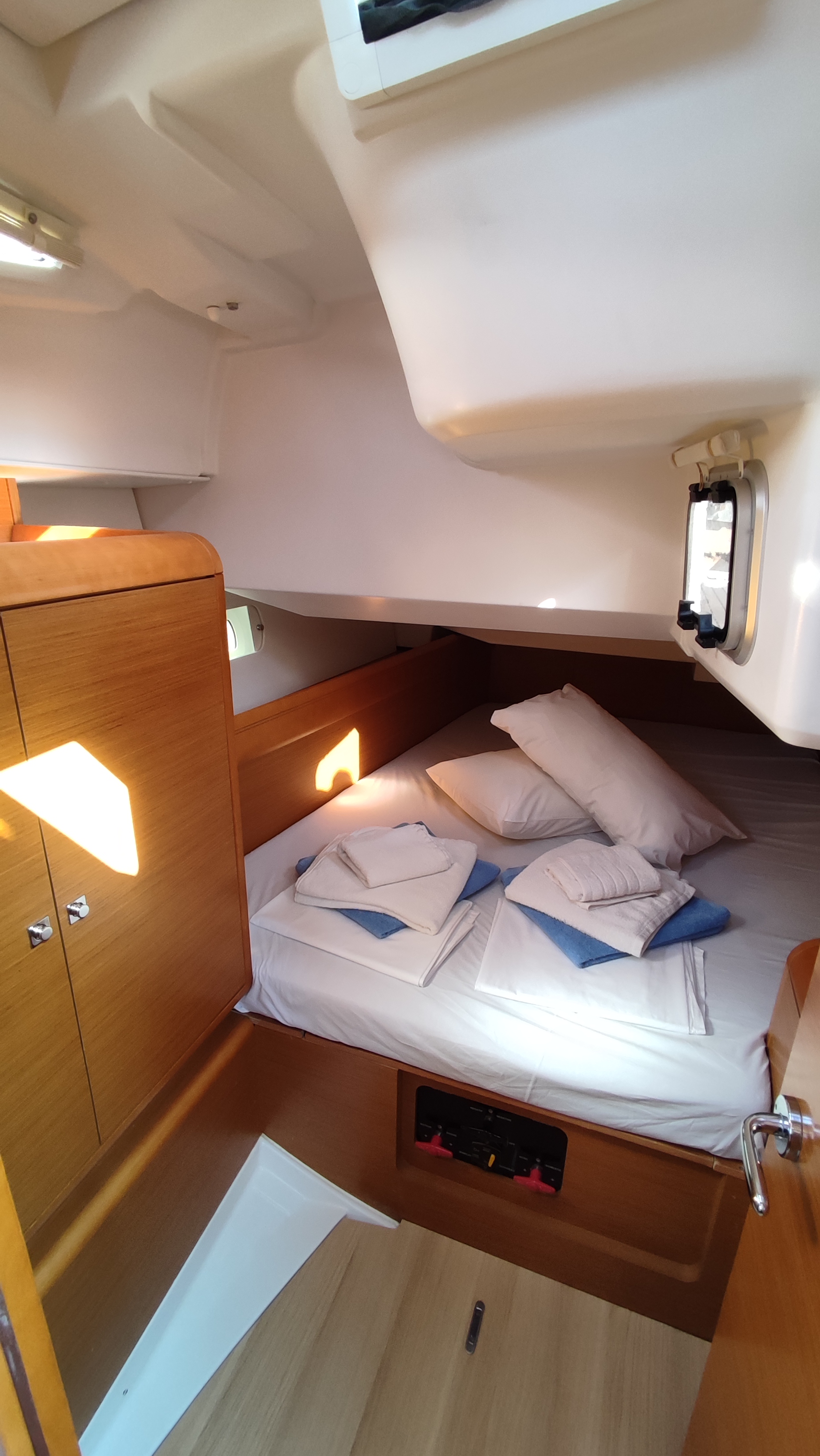 Sun Odyssey 439 — photo 2